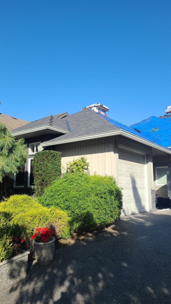 Residential Roofing Installation using Malarky Vista Shingles by Top Notch Roofing Inc