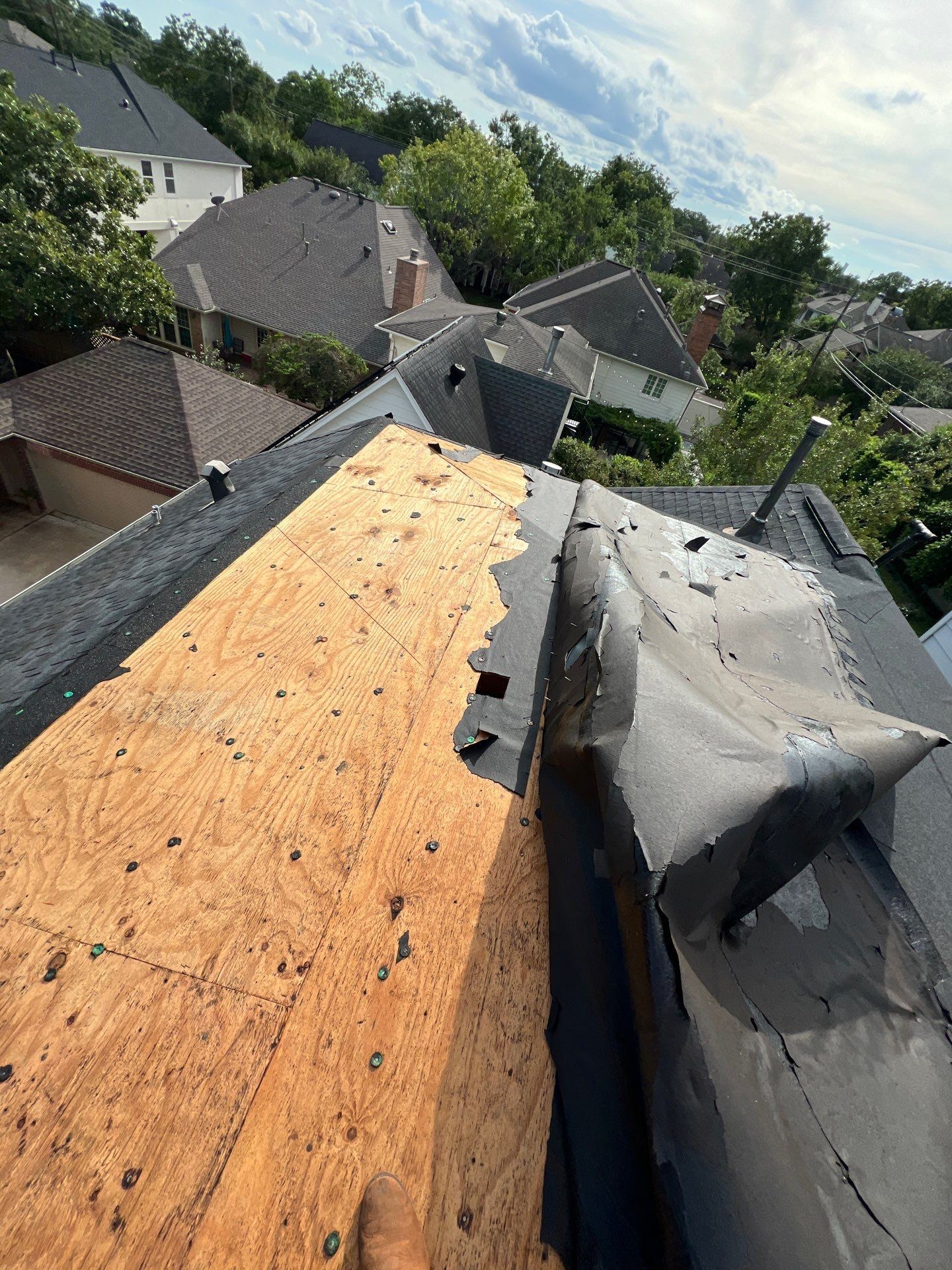 Residential Roofing Installation using Owen's Corning Duration (Lifetime) Shingles by Roof Repair Company