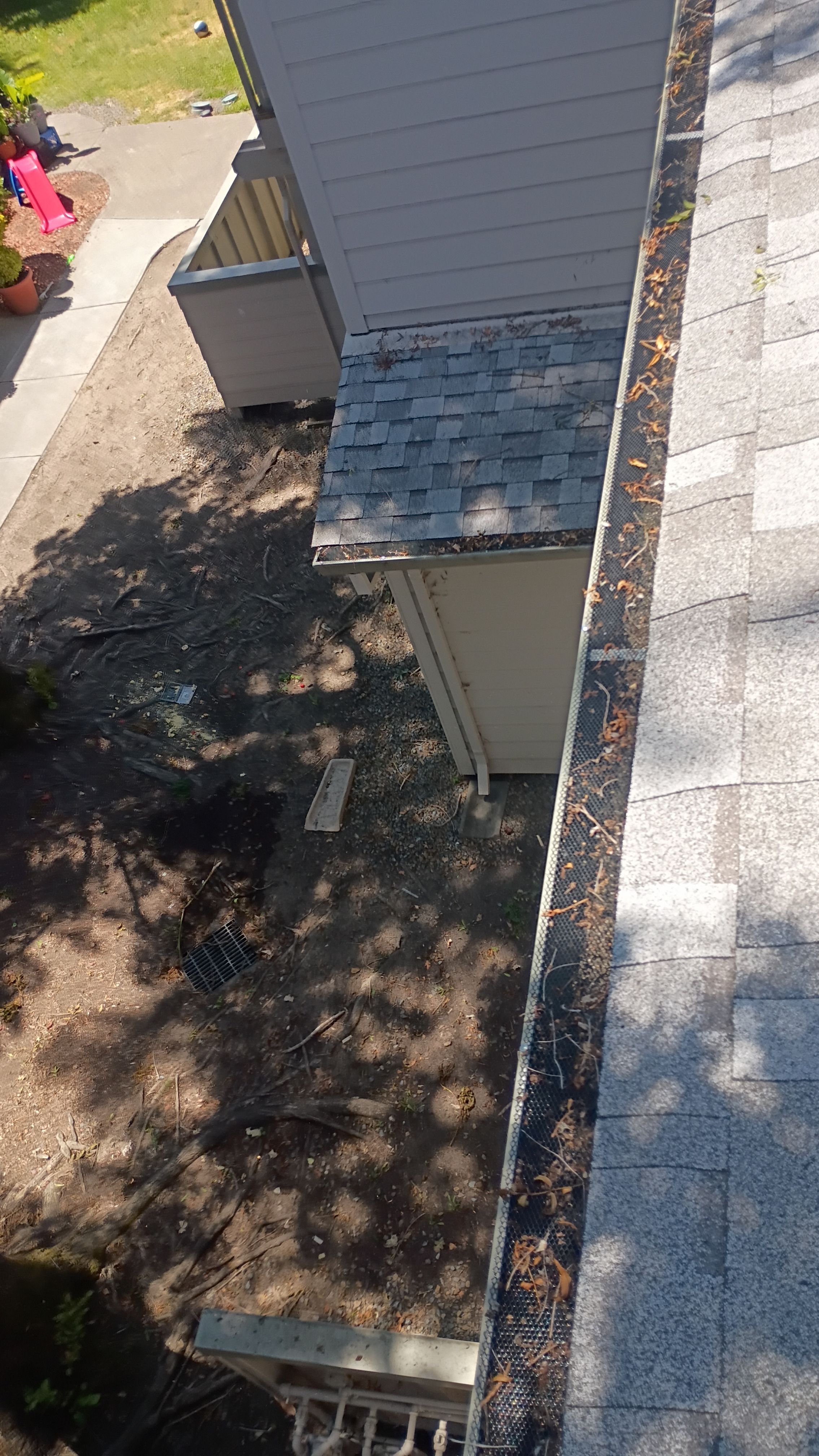 HOA gutter cleaning before