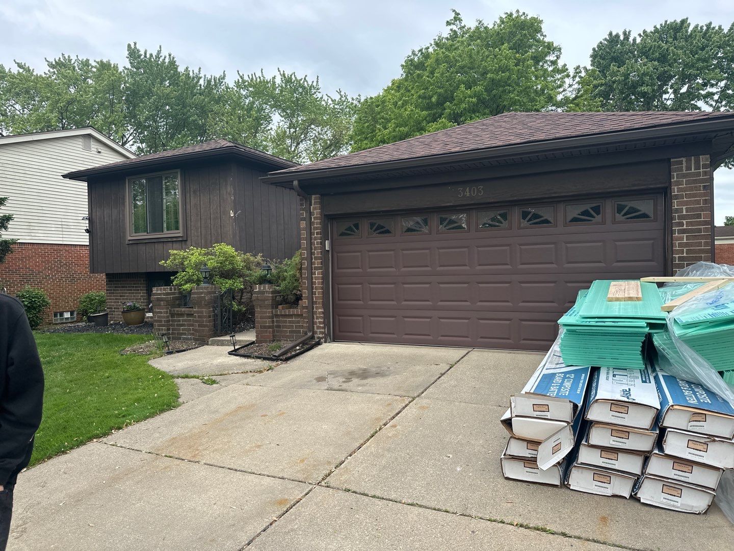 Siding Installation using Ascend 7" Composite Flagship Brown by 180 Contractors