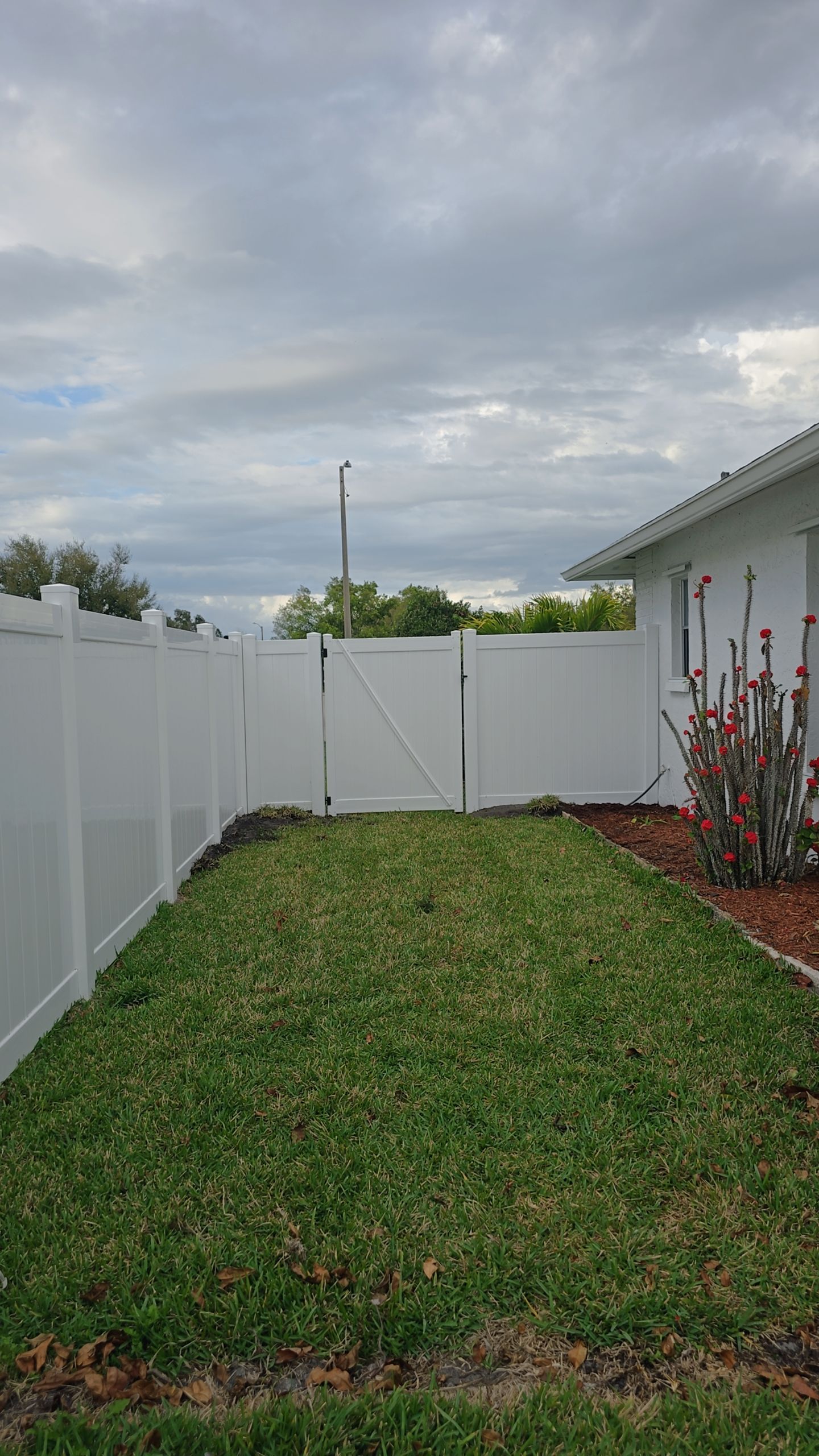 Vinyl Fence Install in Bradenton by True Fence LLC