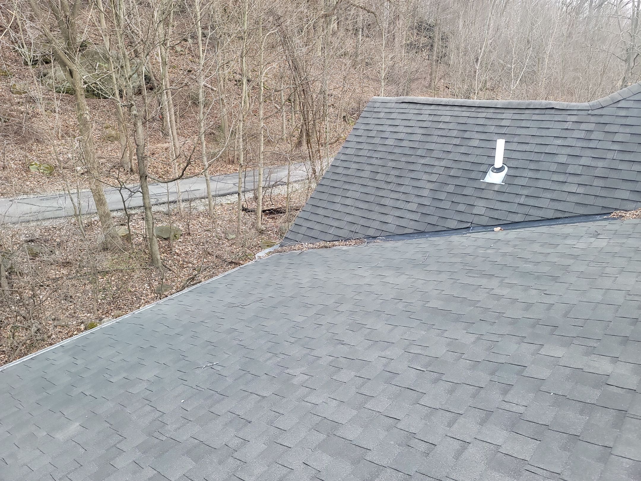 ATLAS PINNACLE HP W/SCOTCHGARD COLOR: WEATHERED WOOD by Eagle Eye Roofing