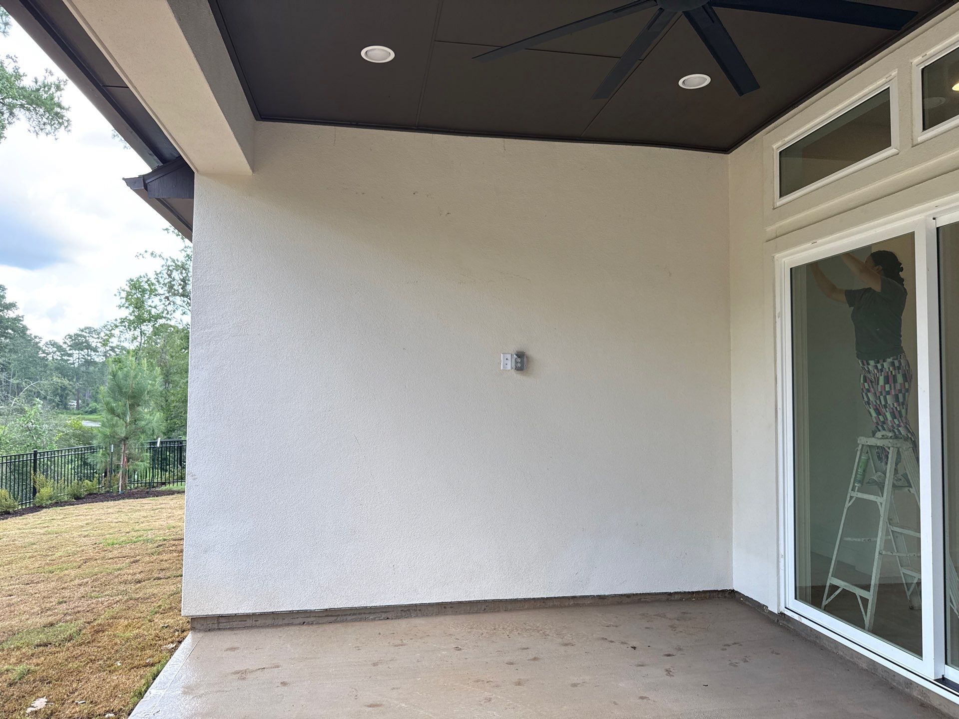 Magnolia Craftsmanship: Stucco and Foam Accents with Stone Integration by Apex Conventional Stucco Llc