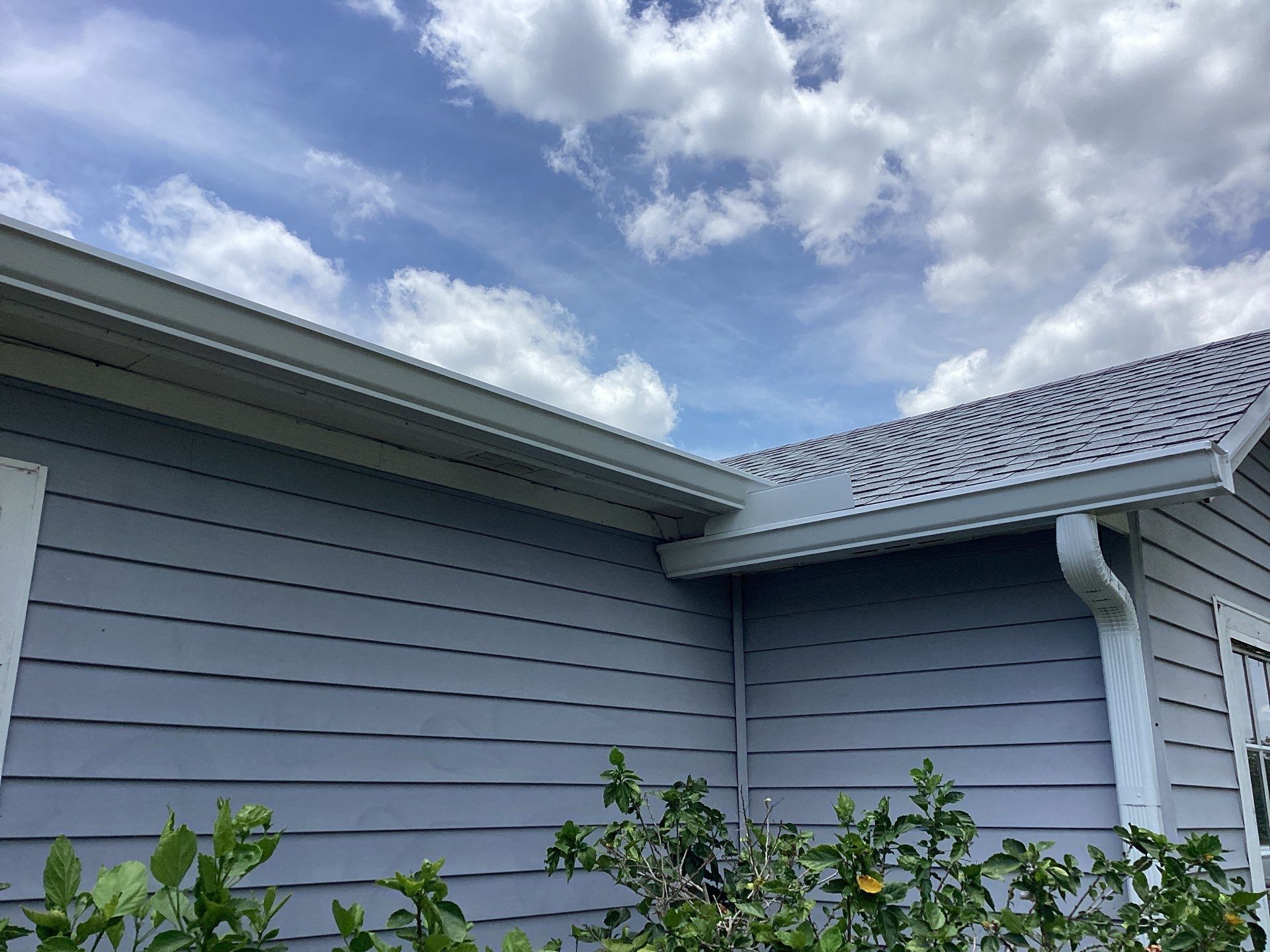 Aluminum Seamless Gutters using Splash Guard in Cape Coral FL by Gutter Professors