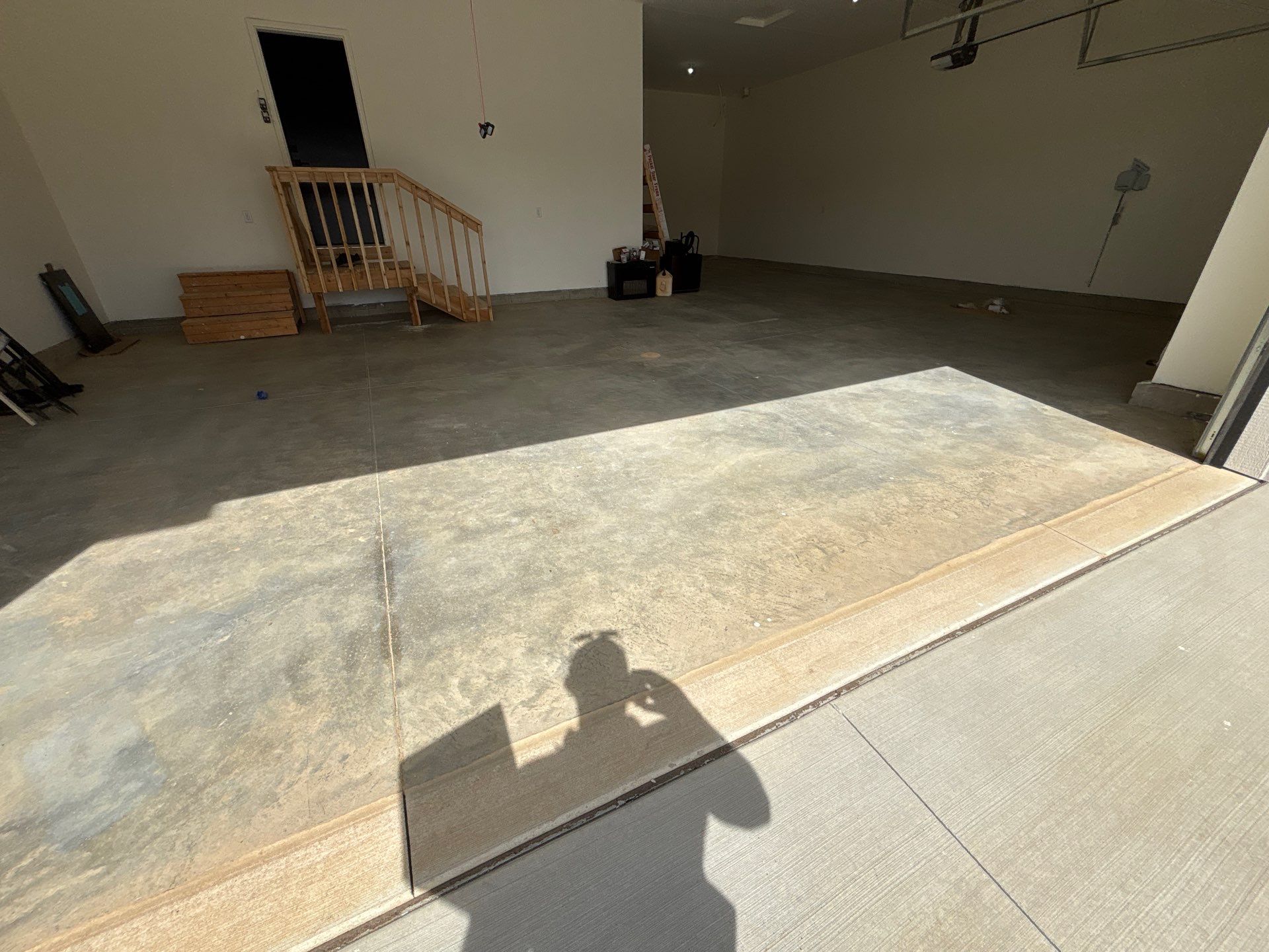 Sioux Falls Garage Floor Transformation with Gray Decorative Flake Coating by Select Painting, Coatings & Garage Cabinets