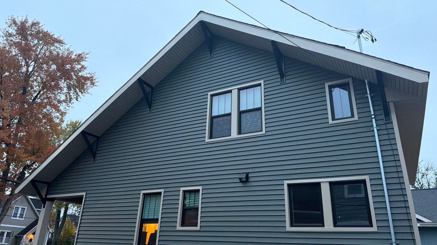 Siding Replacement using Alside Charter Oak D4.5" Deep Moss by 180 Contractors