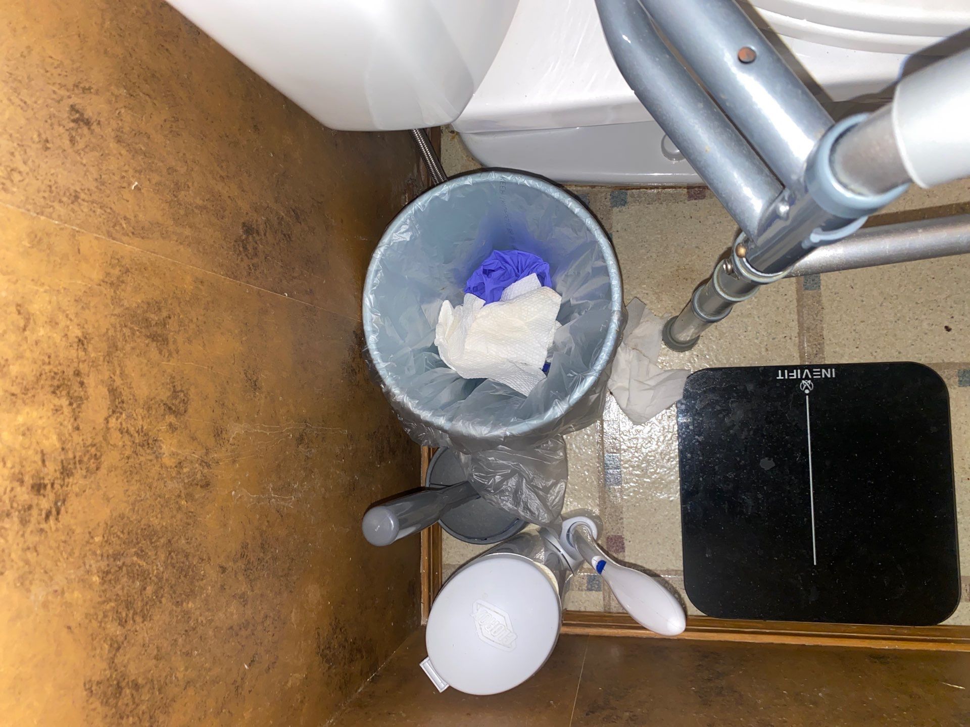 House cleaning in Lake Oswego by Cloud 9 Professional Cleaning Services