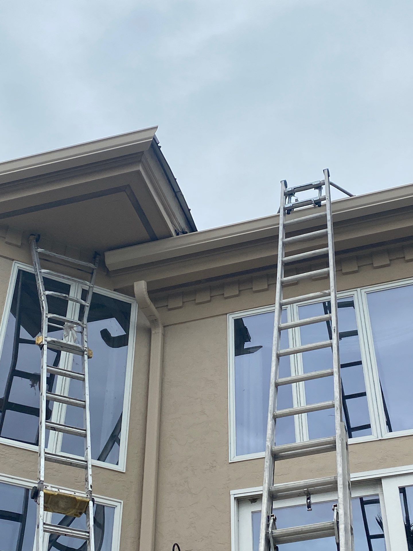 Seamless Gutters in Sarasota FL by Gutter Professors