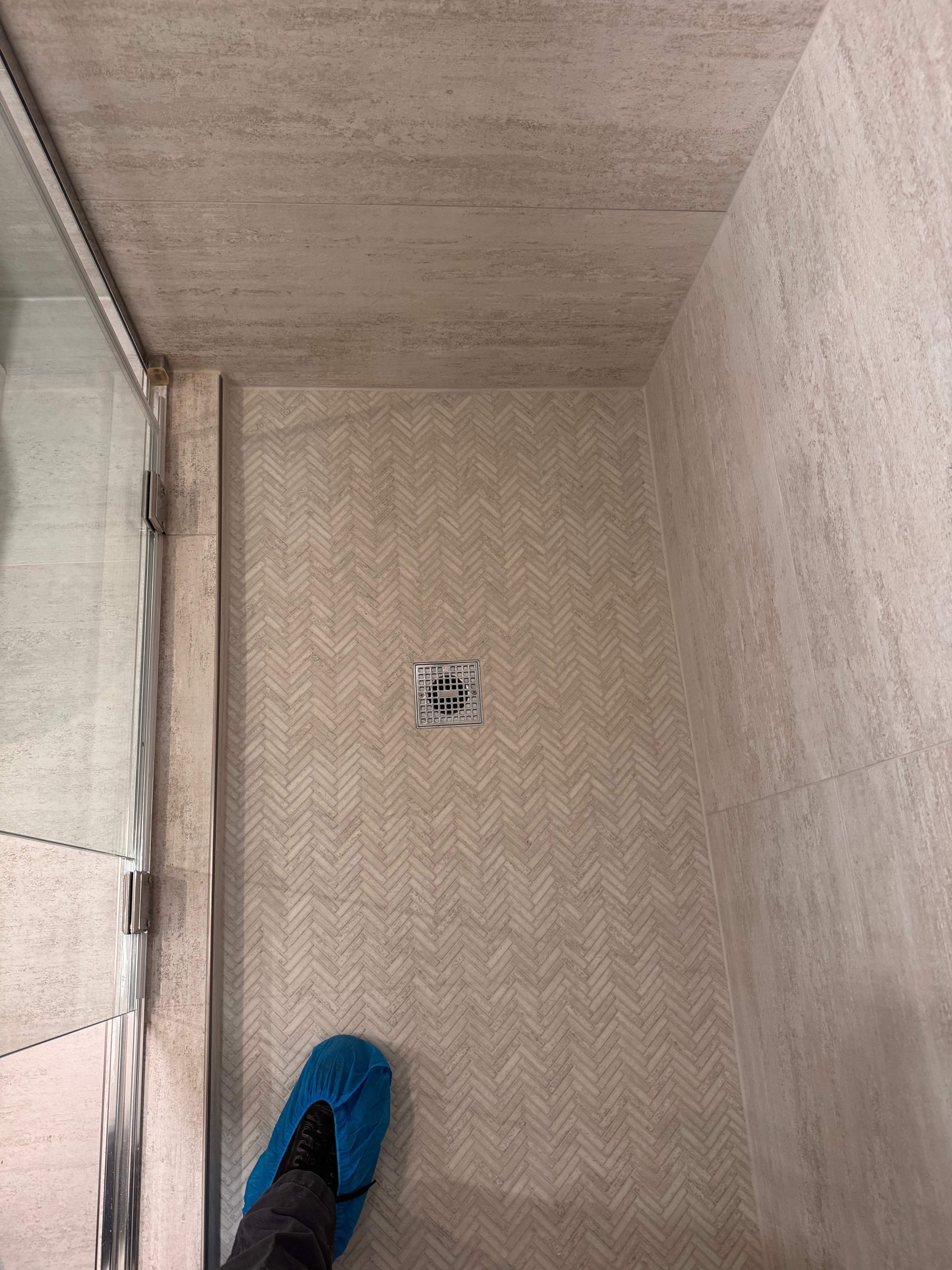 Two bathrooms renovation by Prudencio