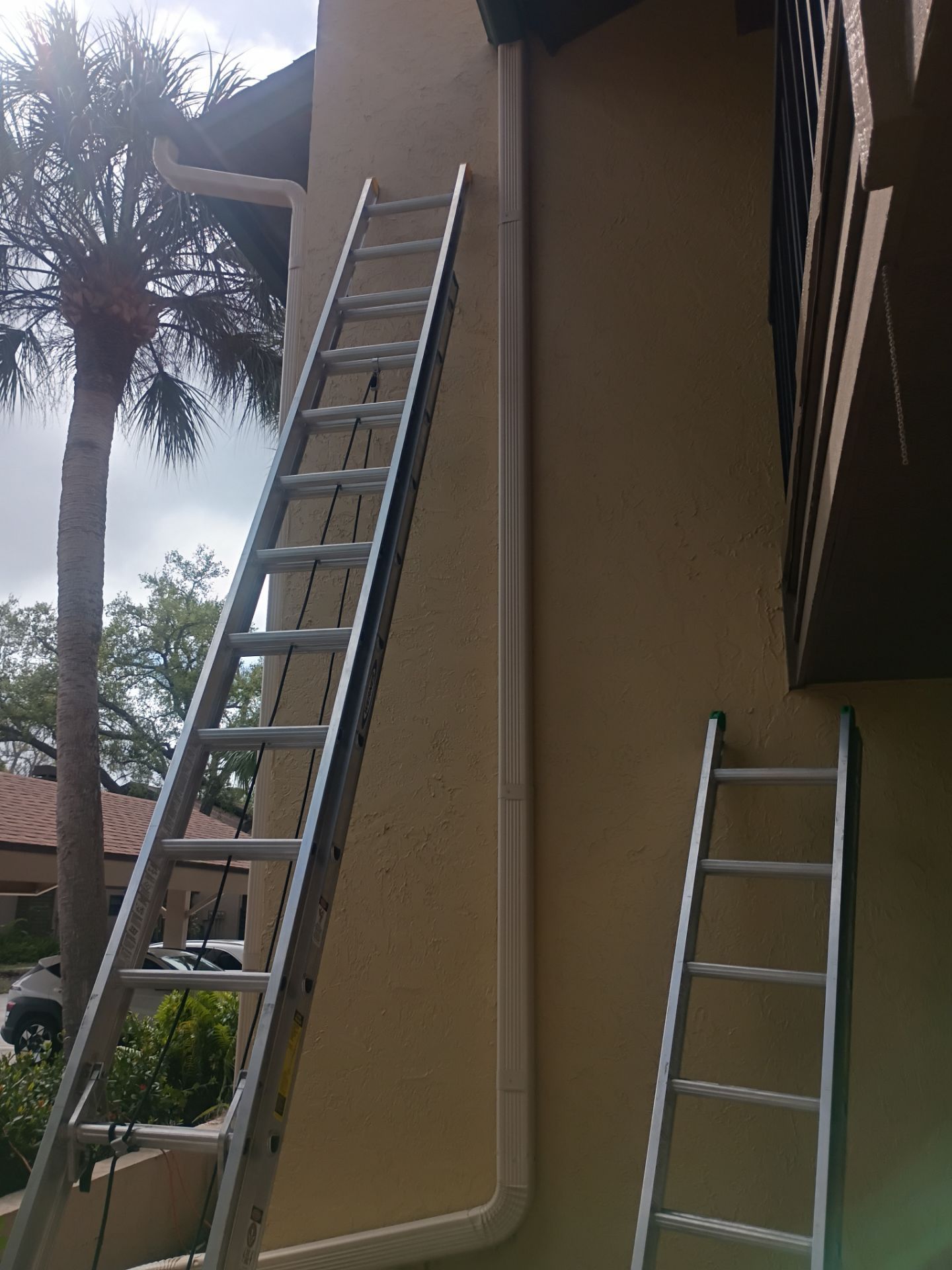 Leaf Guard using Gutter Guards & 3X4Downspoutsts in Sarasota FL by Gutter Professors