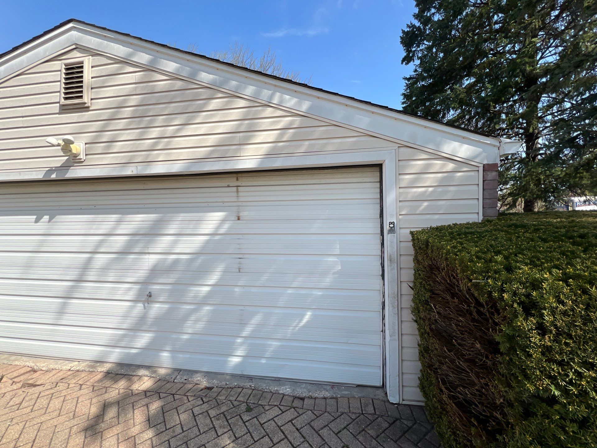 Housewashing  using Algaecide, soft wash soap by Northern Power Washing LLC.