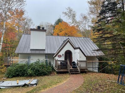 Residential Roofing Installation using Drexel Steel Standing Seam Metal Roofing