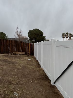 Fence Installation using Vinyl