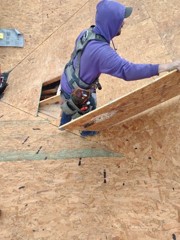 Residential Re-Roof in Albany Oregon by Orezona Building & Roofing Company, Inc.