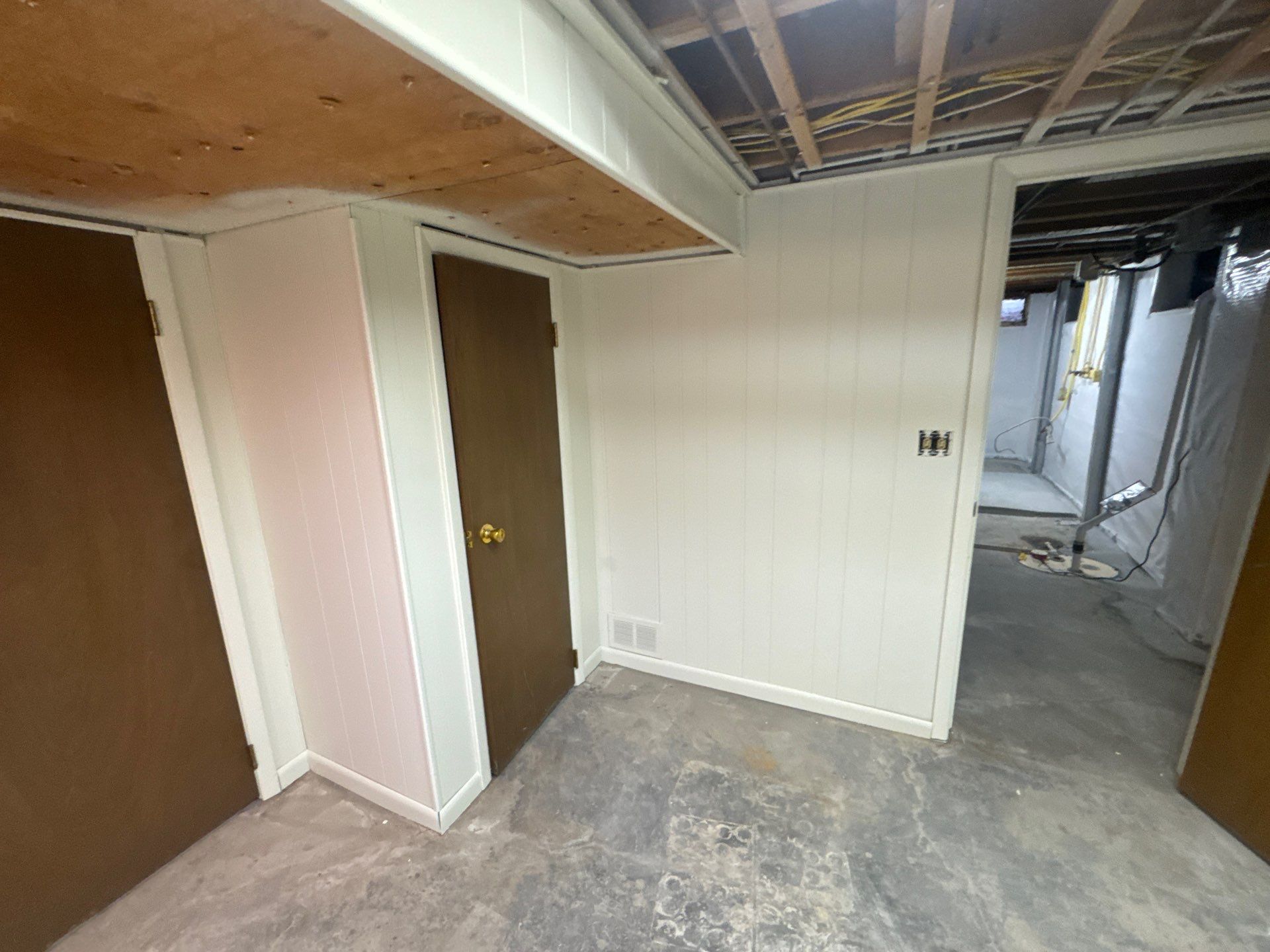 Full Interior Repaint to put the house up for sale by Midwest Paint LLC