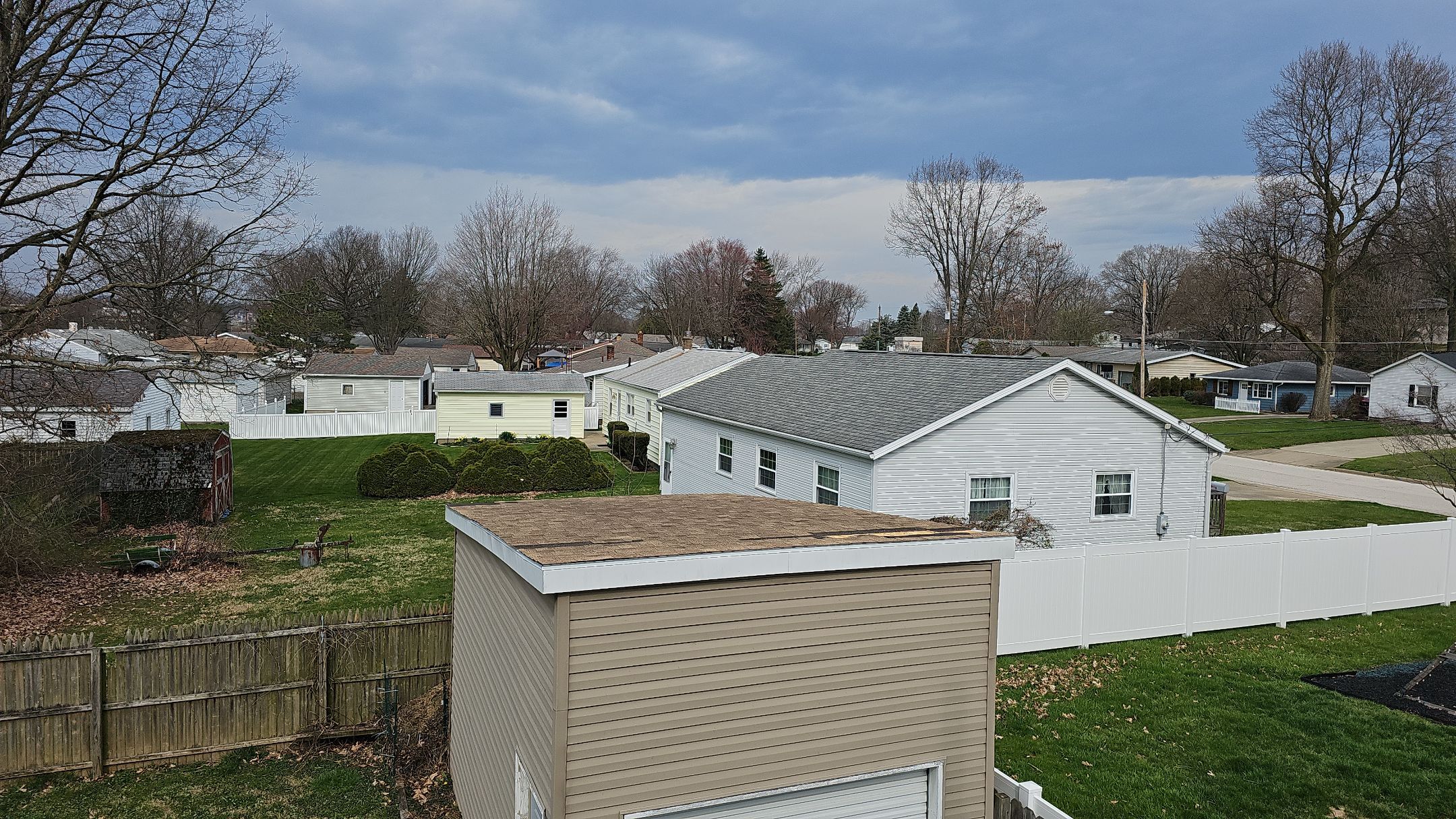ATLAS PINNACLE COLOR: WEATHERED WOOD by Eagle Eye Roofing