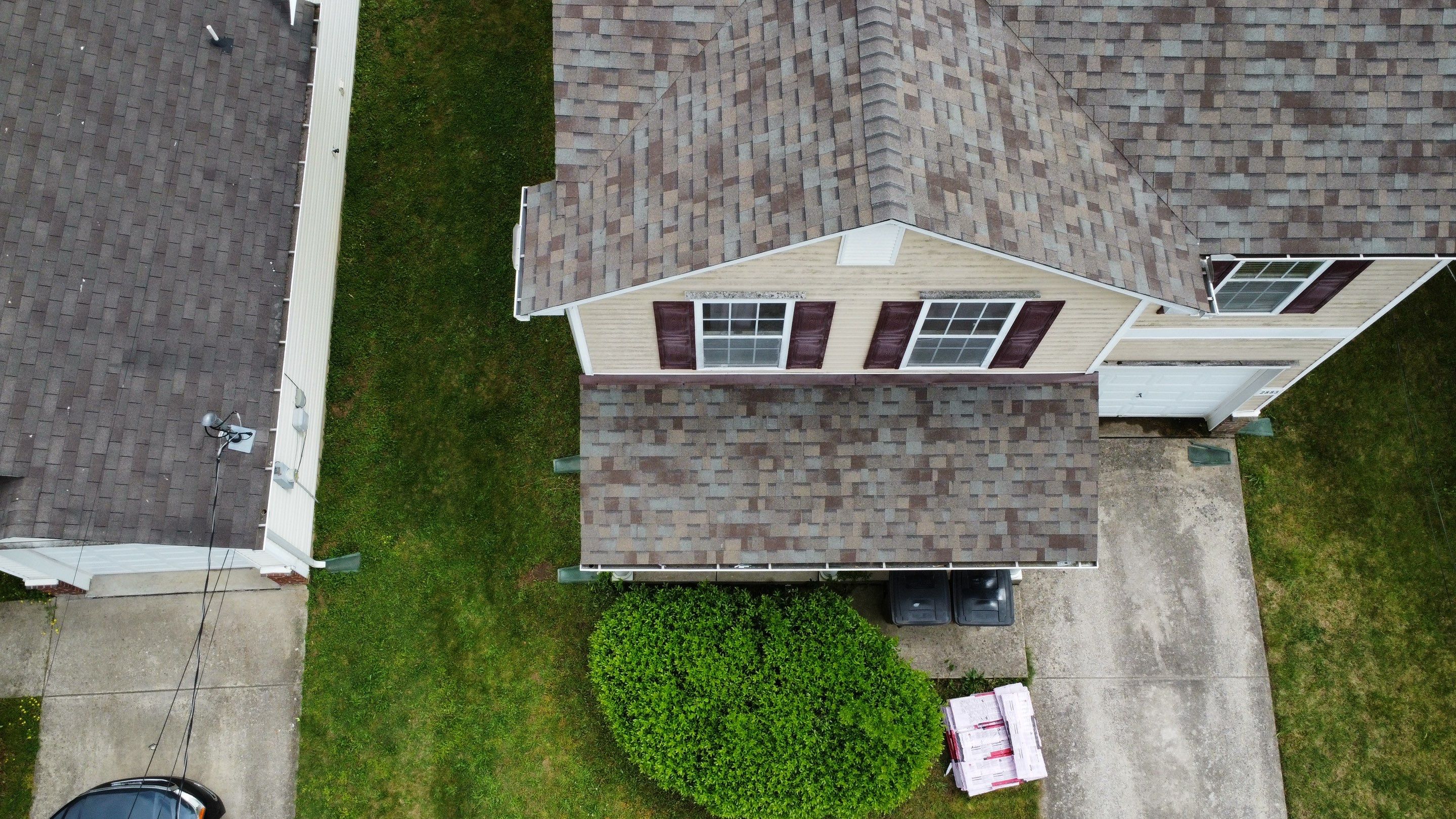 Residential Roofing Installation using Owens Corning TruDef Oakridge Roofing System by Undersun Roofing 