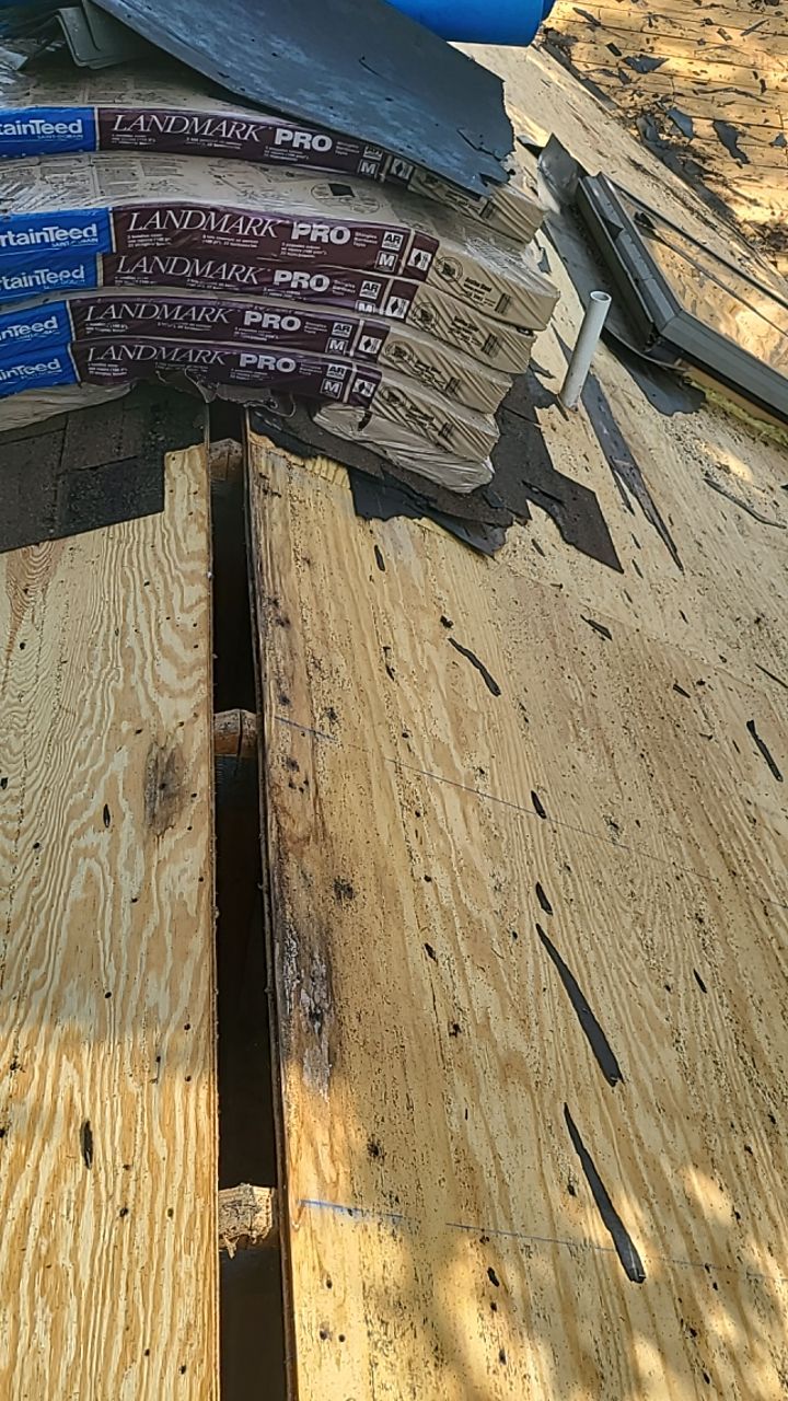 Arlington: CertainTeed Landmark Pro Designer Shingles in Max Def Heather Blend by RM Banning, Inc.