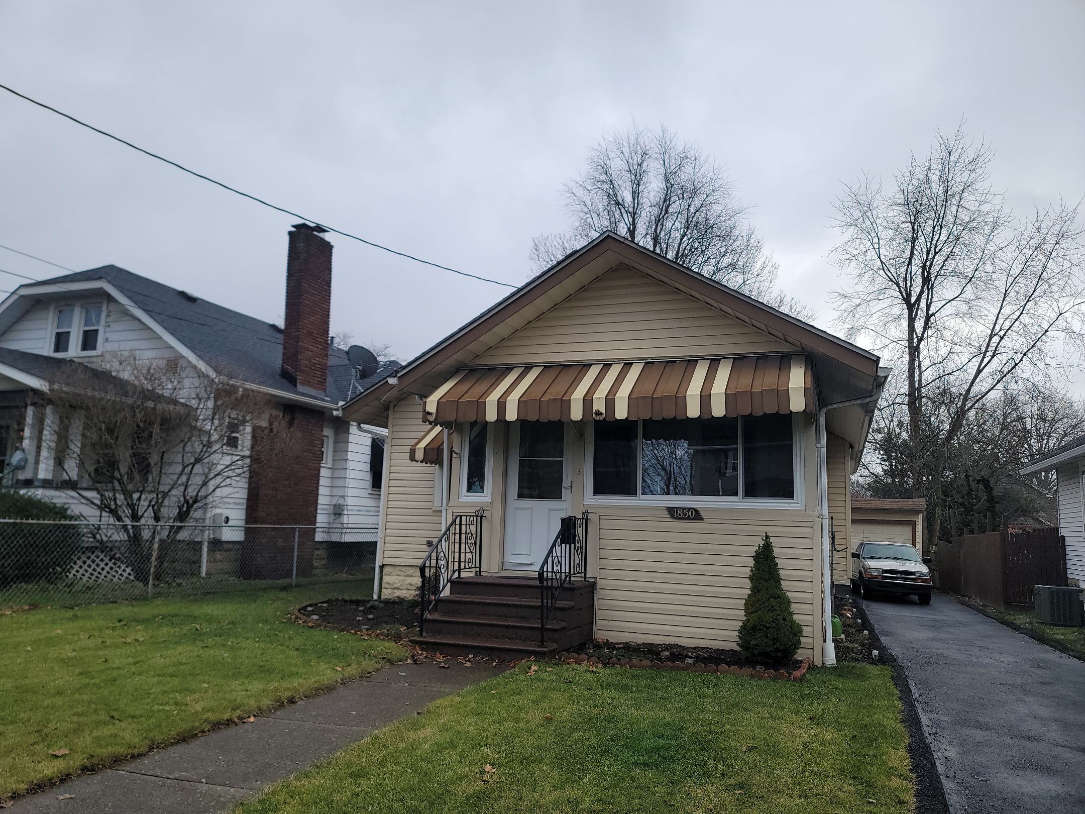 Atlas Pinnacle, Color: Morning Harvest, Drip Edge: Royal Brown by Eagle Eye Roofing