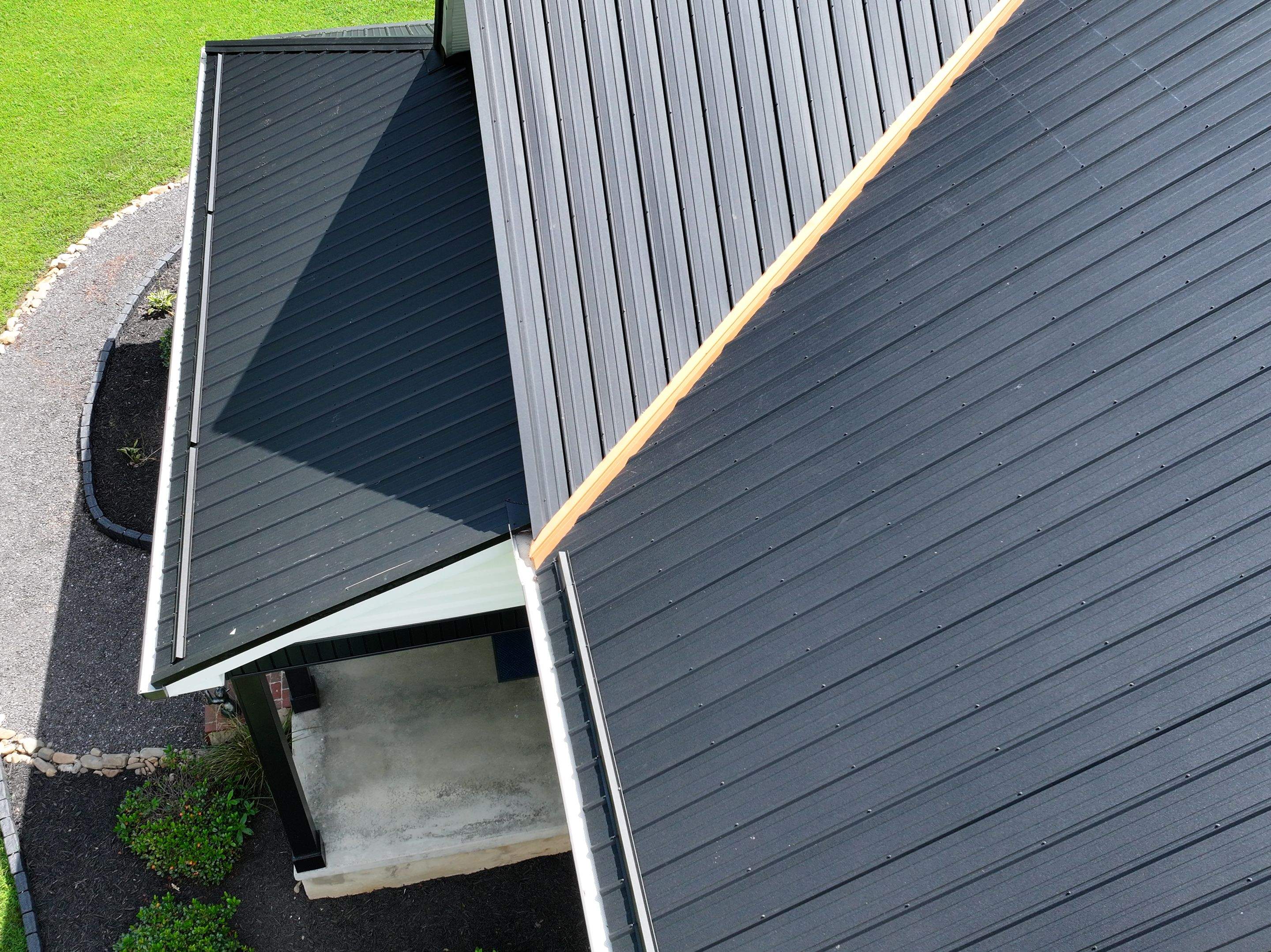 Kiser Residence by Omnia Roofing