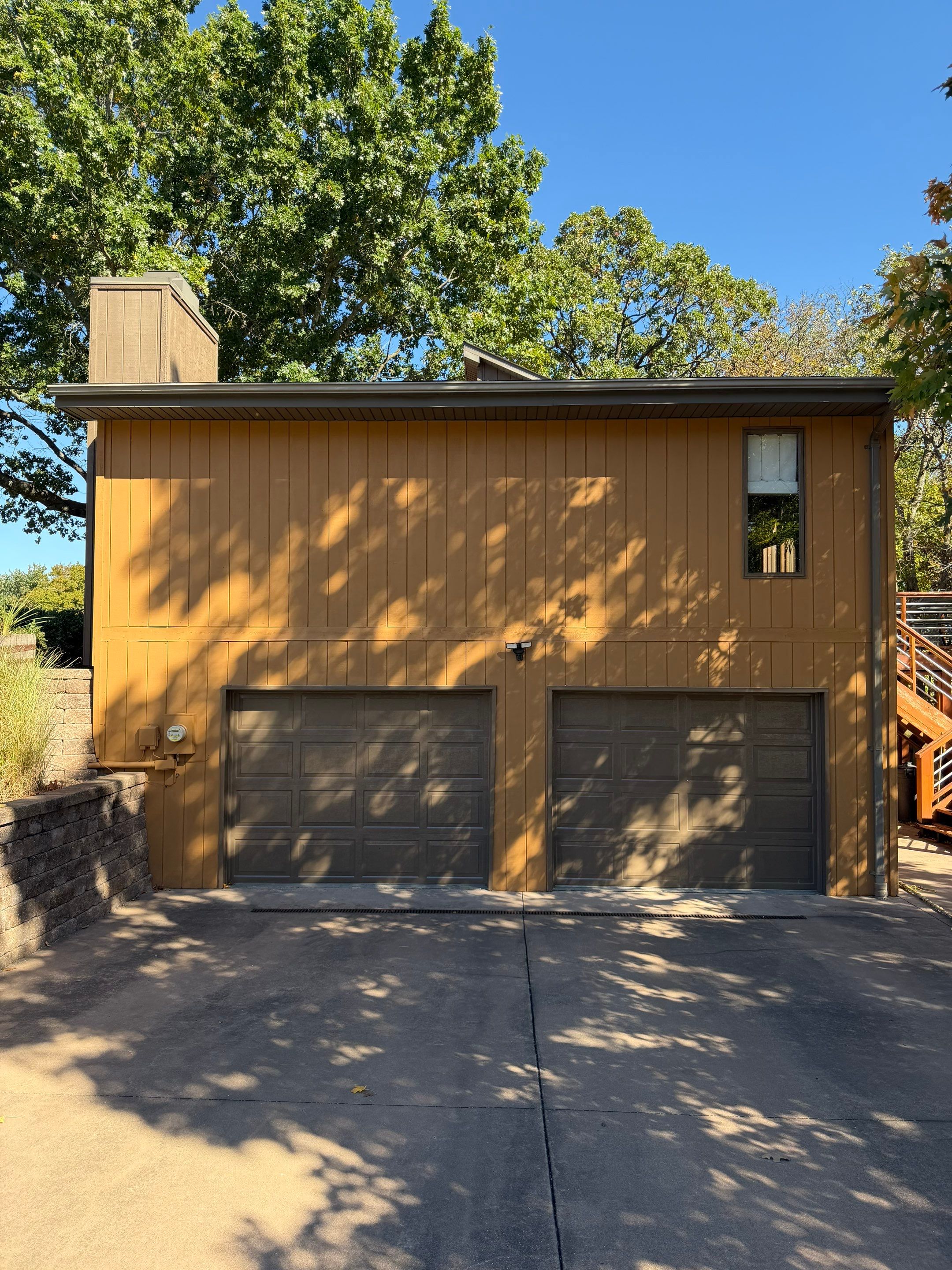 Wood Siding Staining off Eastland Dr by Pezley Painting