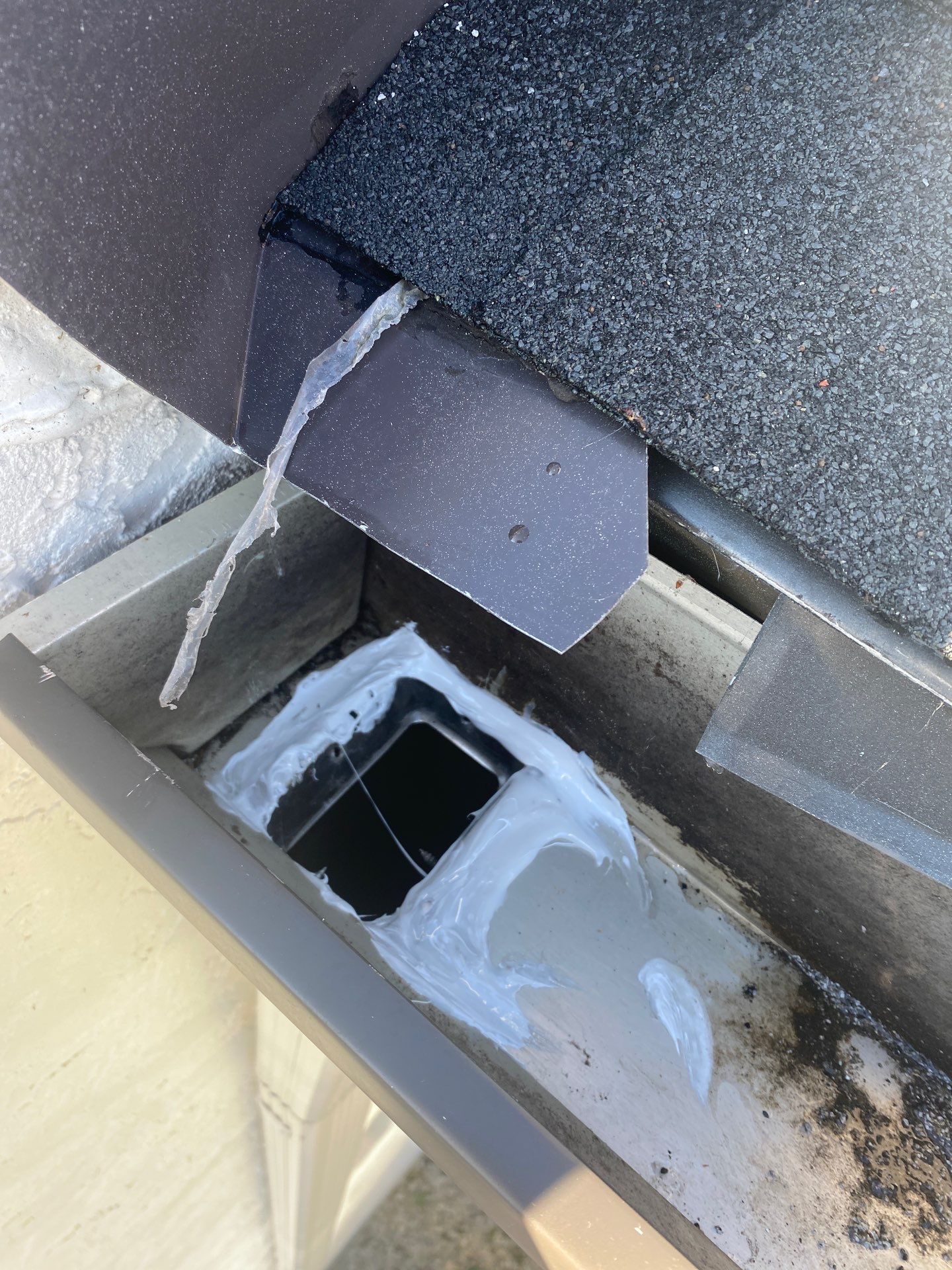 Gutter cleaning all buildings are the same for 6 units in Fort Myers FL by Gutter Professors