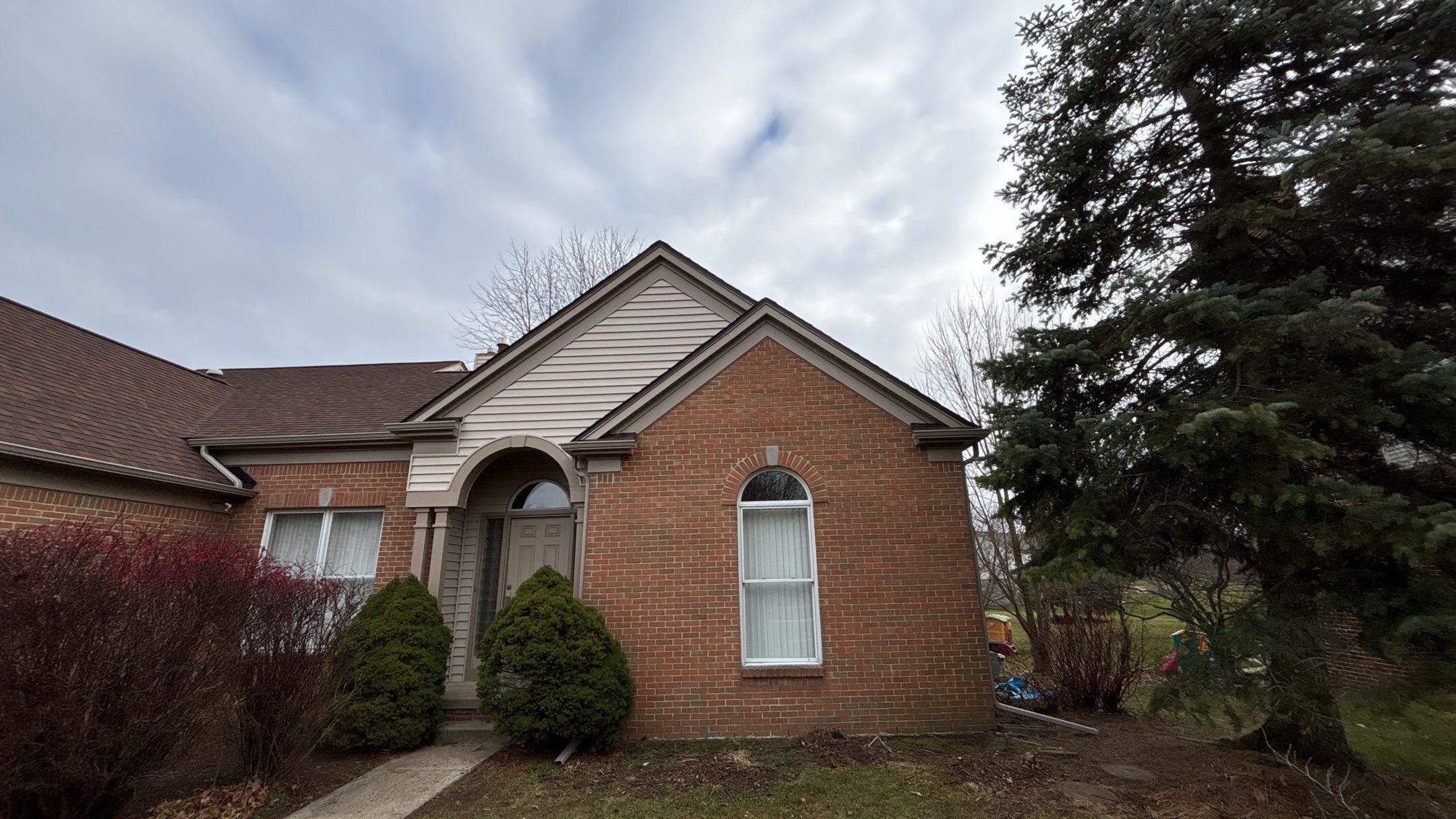 Siding Replacement using Alside Charter Oak D4.5" by 180 Contractors
