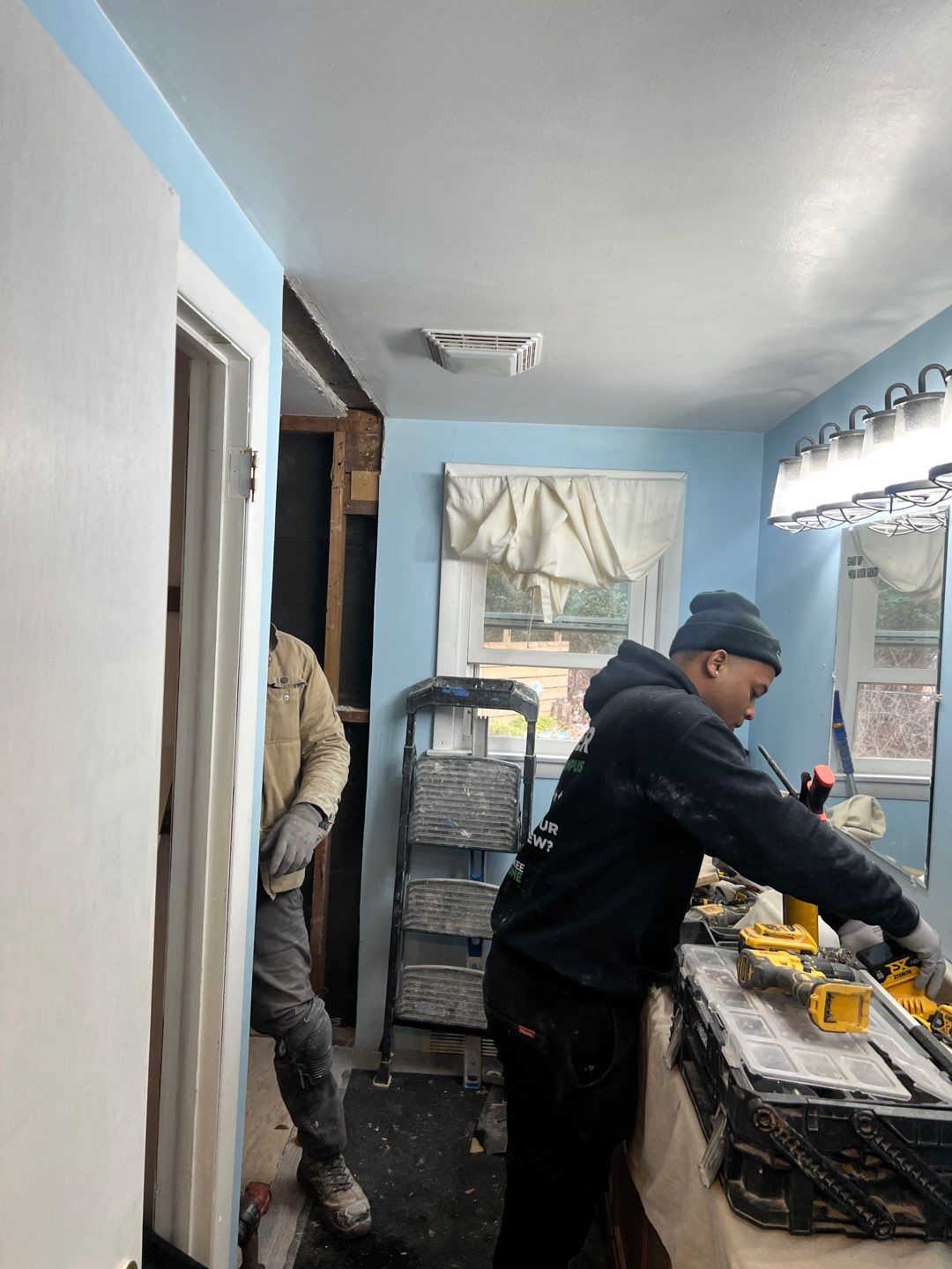 Tub replacement in Agawam, MA by Yankee Home Improvement