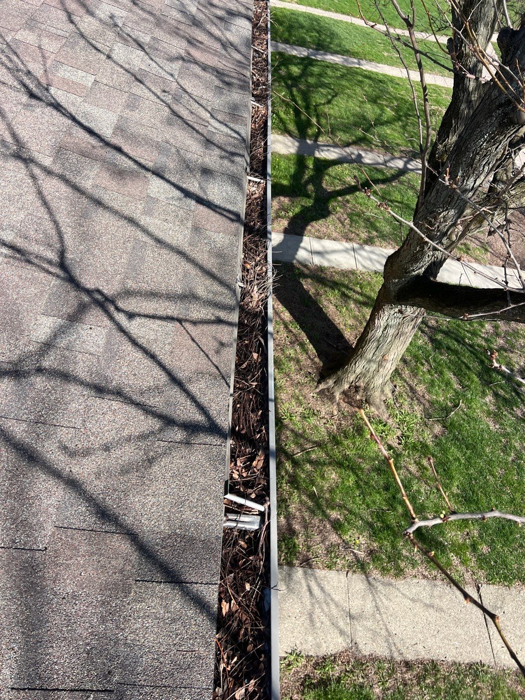 Commercial gutter cleaning Bloomington, IN after photo with clean gutters
