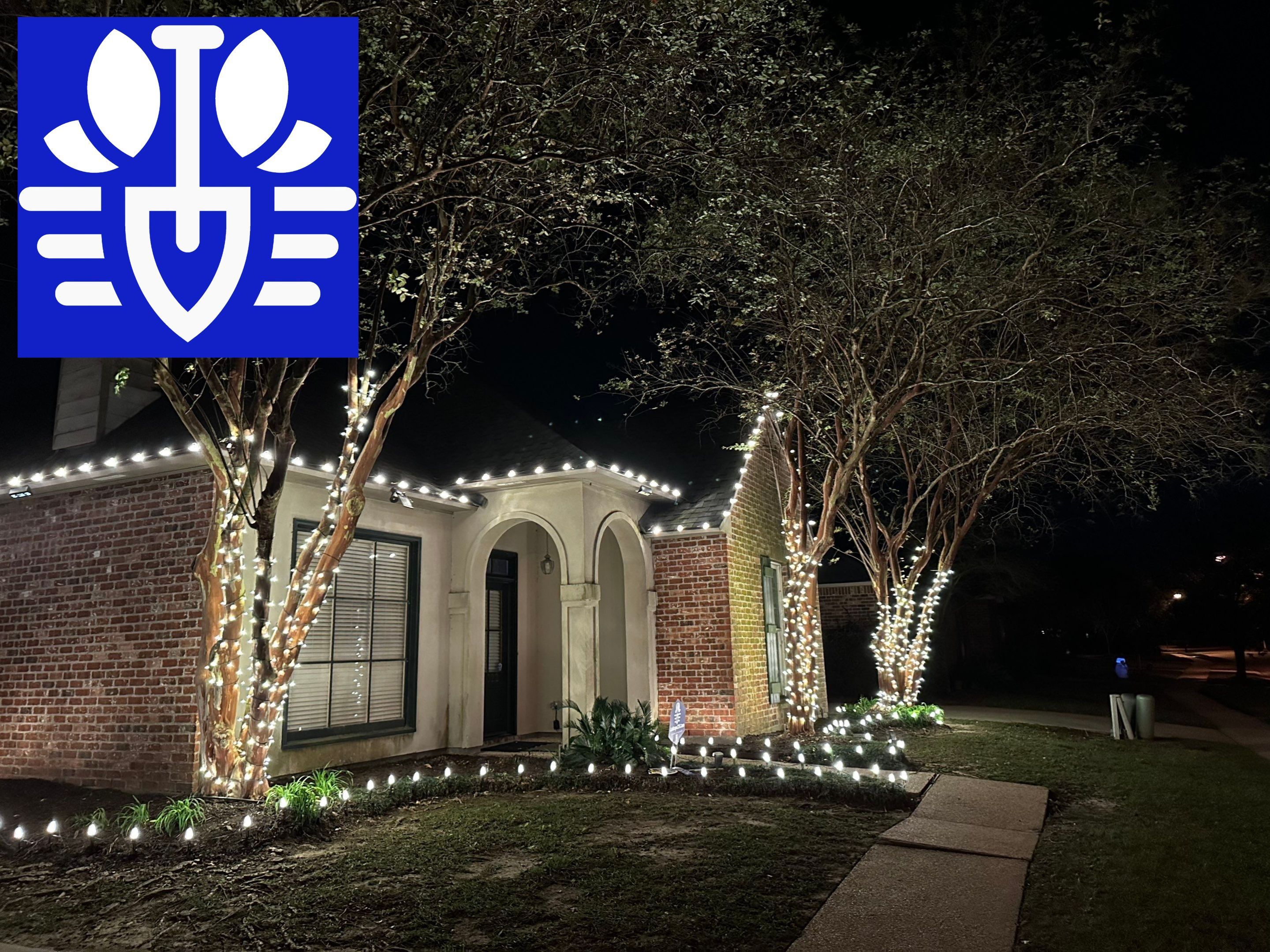HOLIDAY LIGHTING using ROOFLINE PERIMETER LIGHTING: HALLOWEEN THEME WITH ORANGE AND PURPLE BULBS by CutScape, LLC.