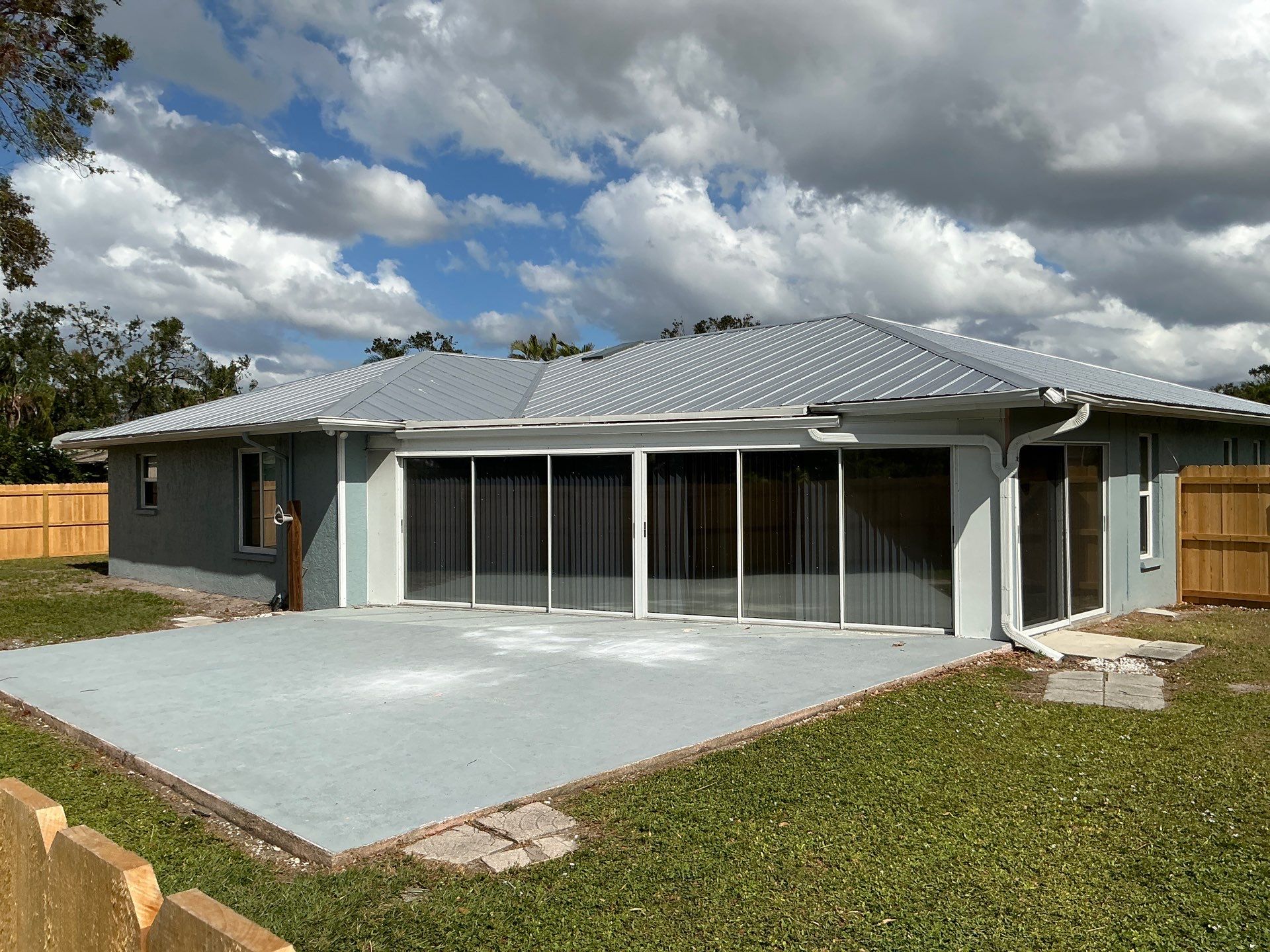 6-Inch Seamless Gutters in Sarasota FL by Gutter Professors