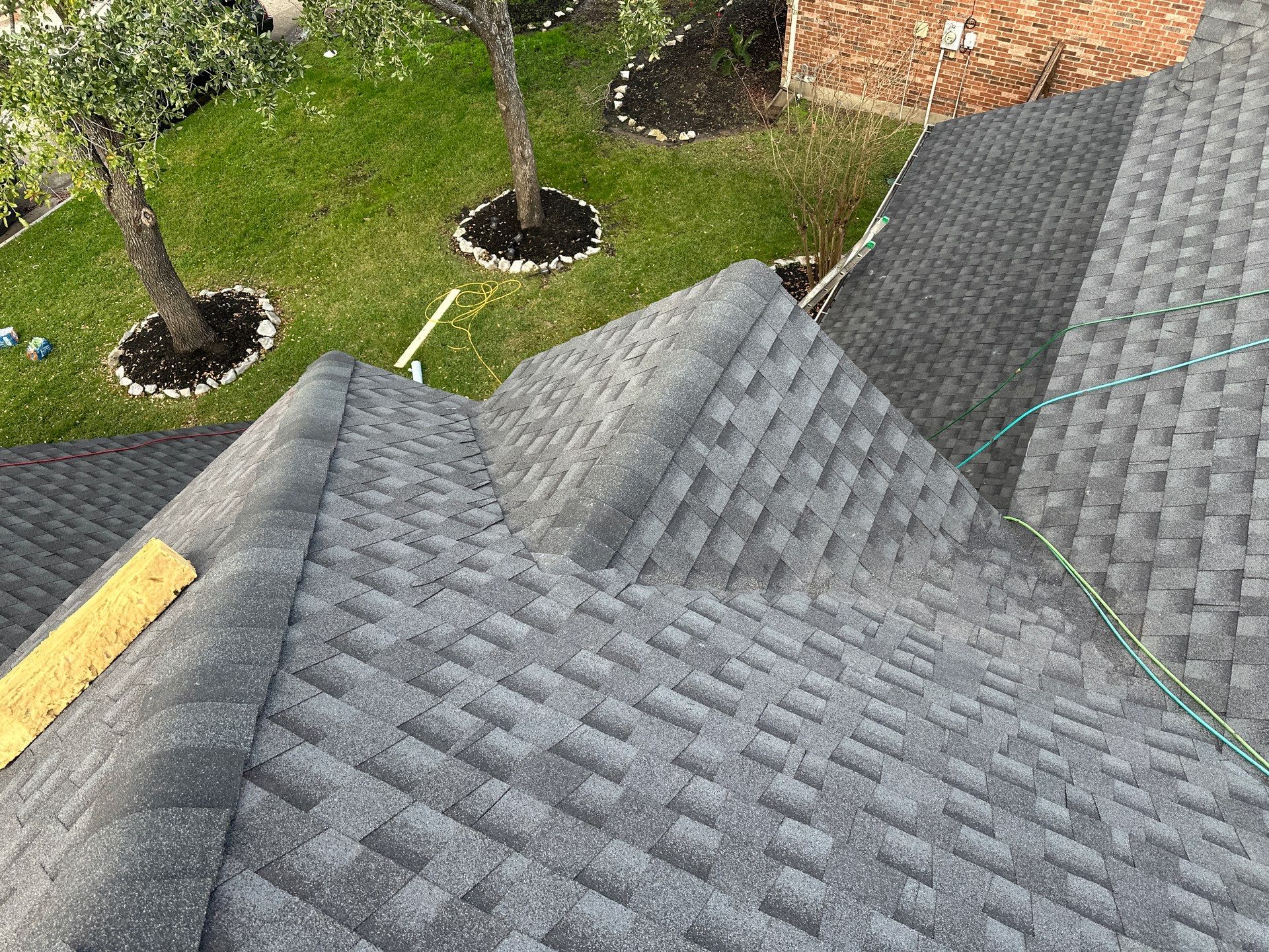 GAF HDZ CHARCOAL W/ PREMIUM RIDGE Z by Motion Roofing