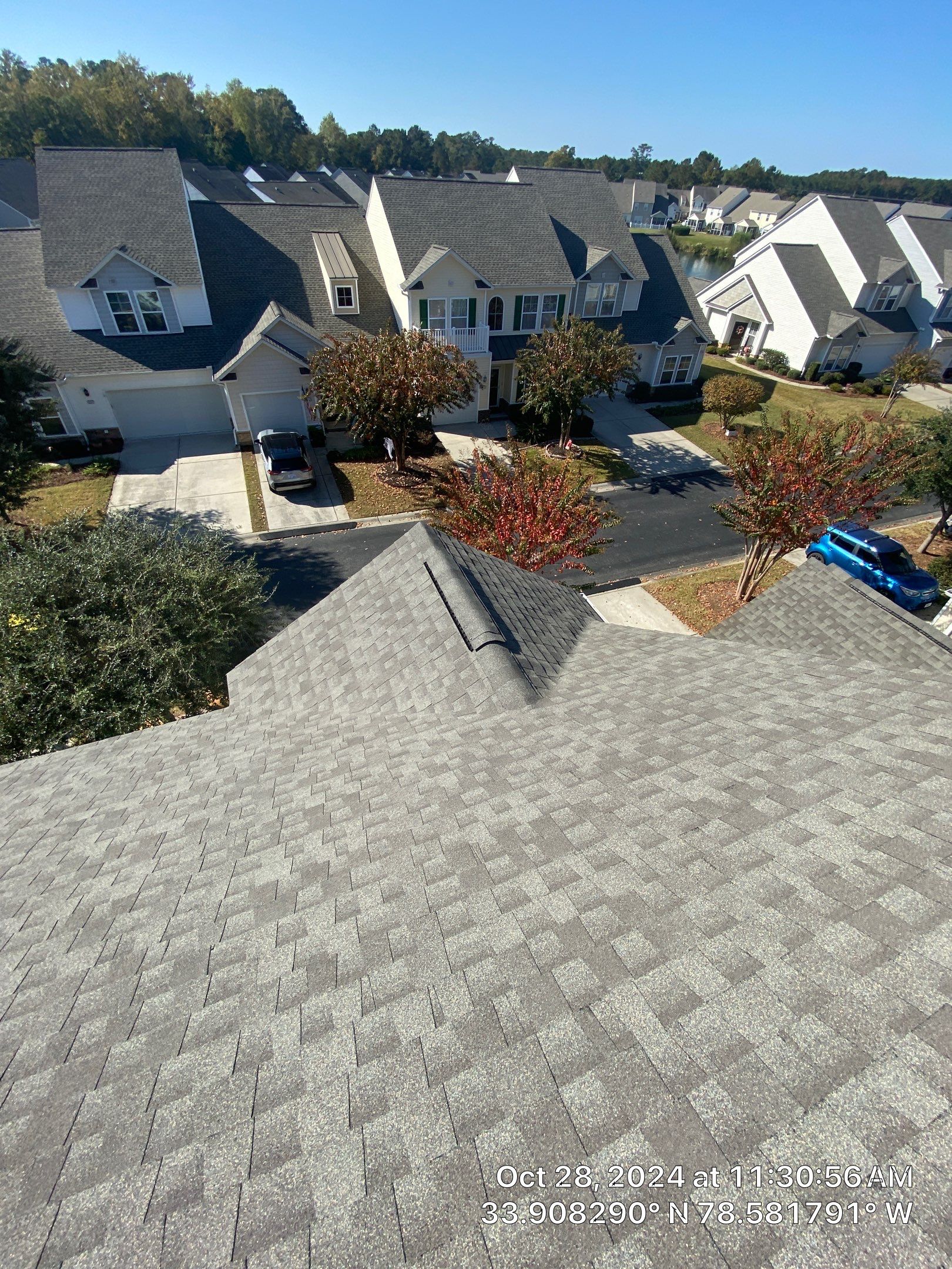GAF HDZ - Weathered Wood by Linta Roofing Inc