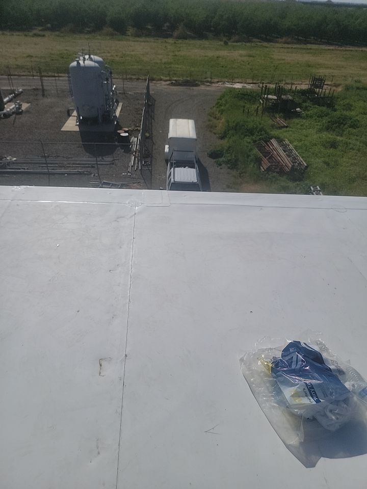 TPO single-ply roofing system using GAF by Straight Edge Roofing Inc