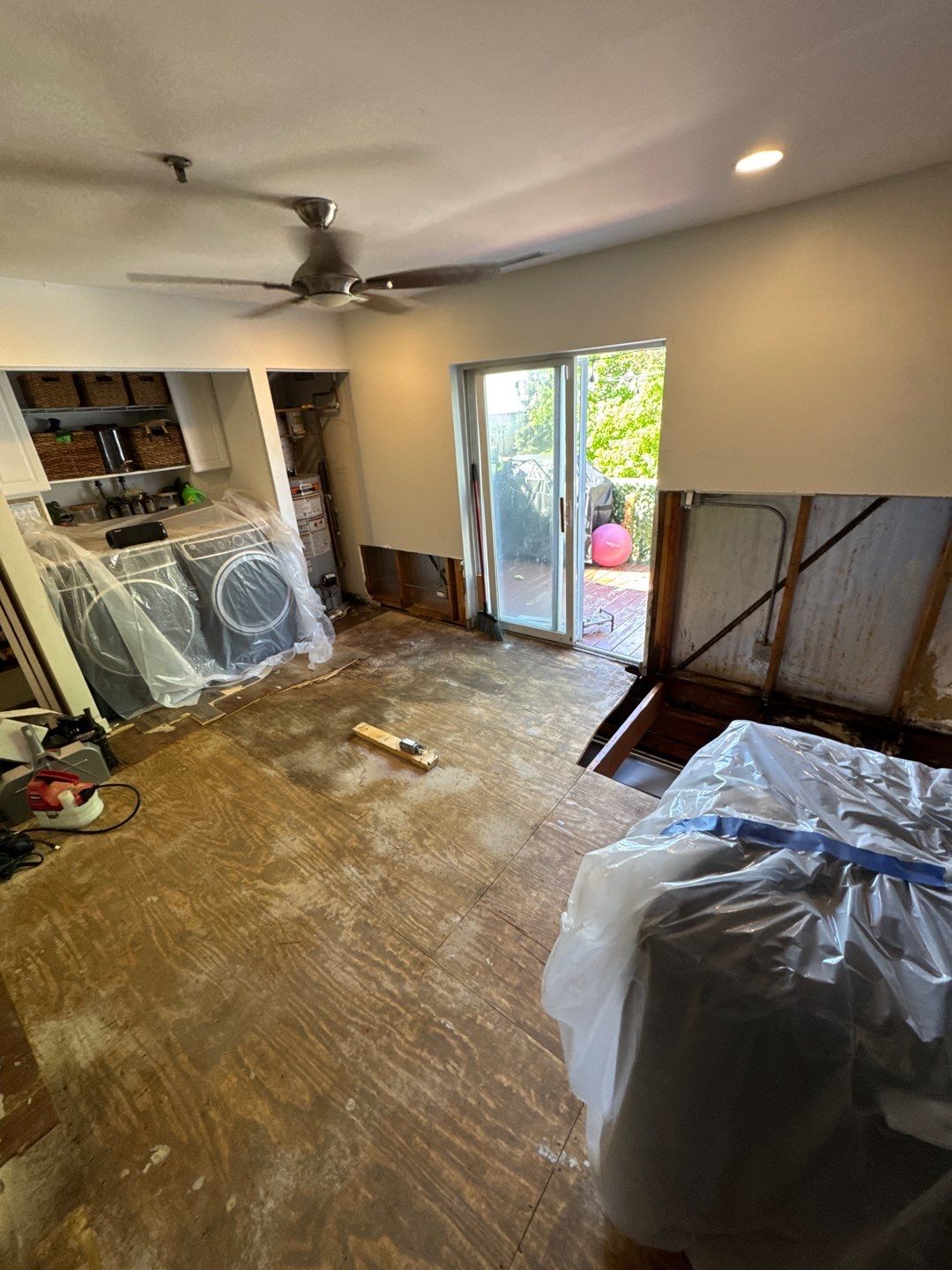 Bolingbrook Water Heater Failure Recovery and Structural Drying by Chicagoland Water Medics