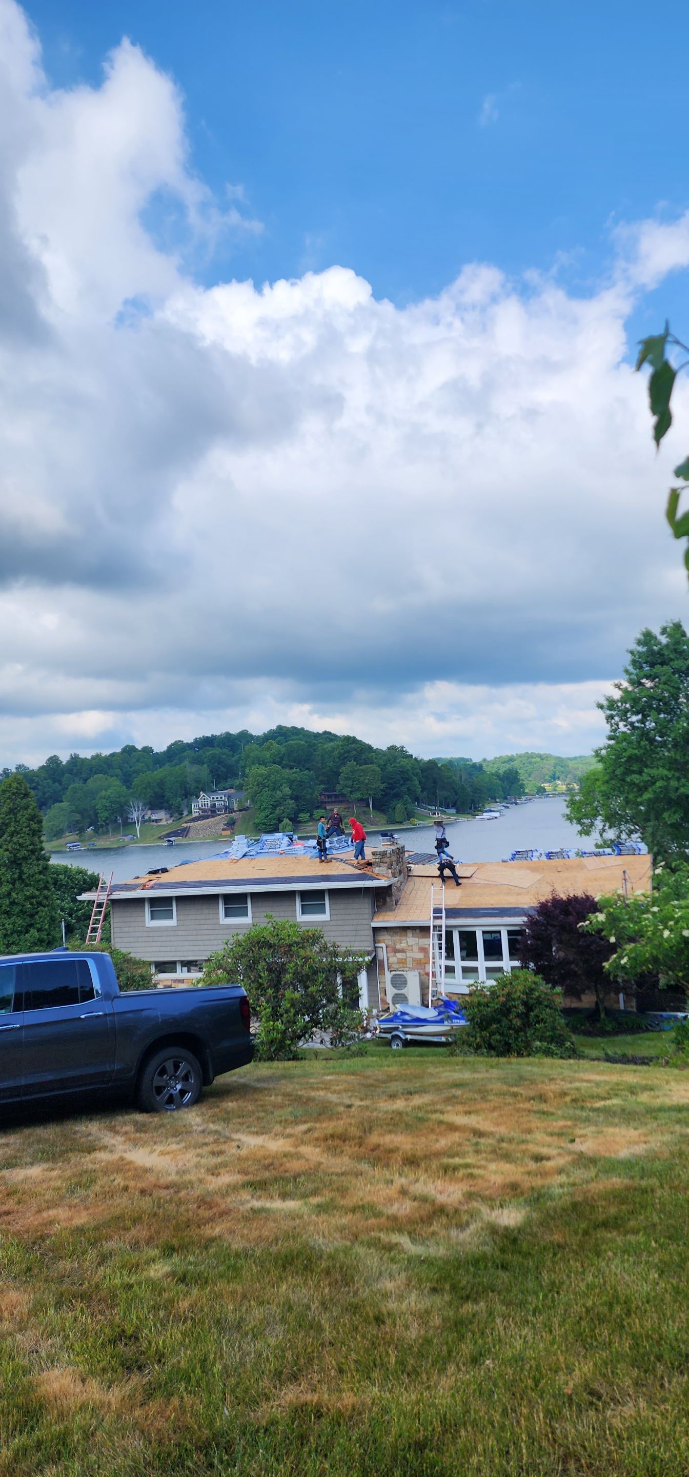 ATLAS PINNACLE HP W/SCOTCHGARD COLOR: WEATHERED WOOD by Eagle Eye Roofing