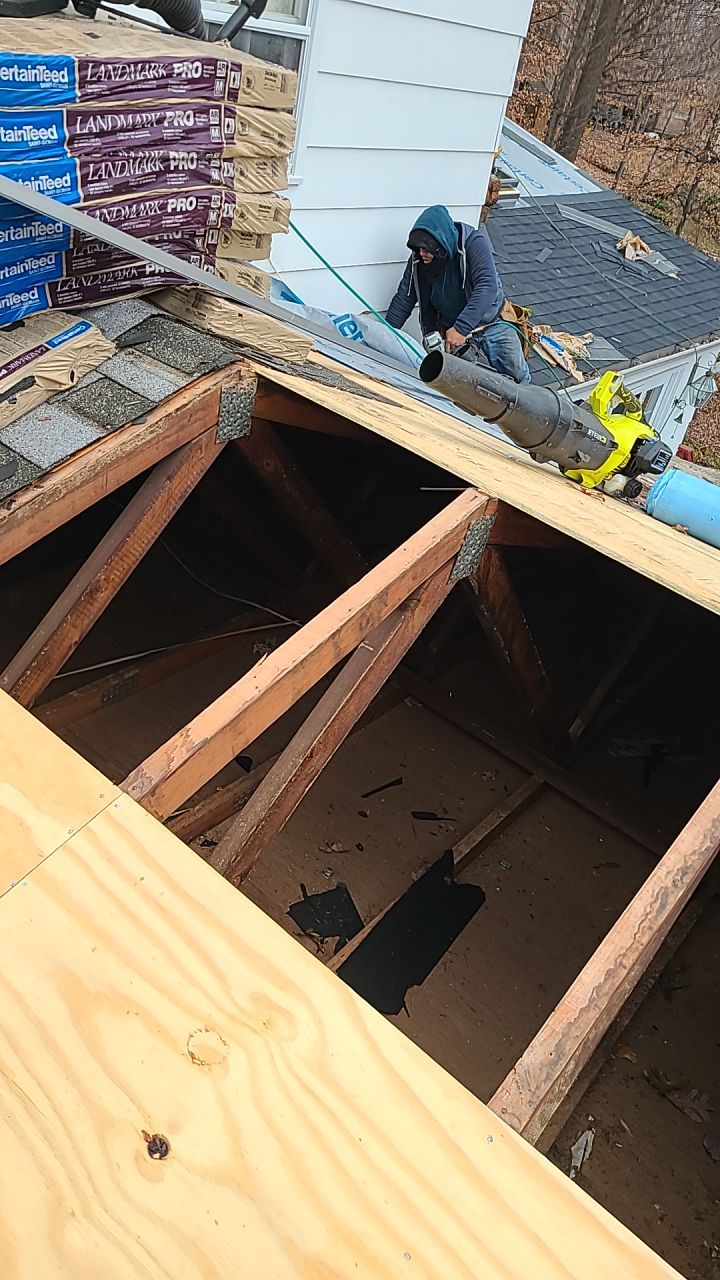 Springfield CertainTeed Charcoal Black Roof & CertainTeed Colonial White Siding by RM Banning, Inc.