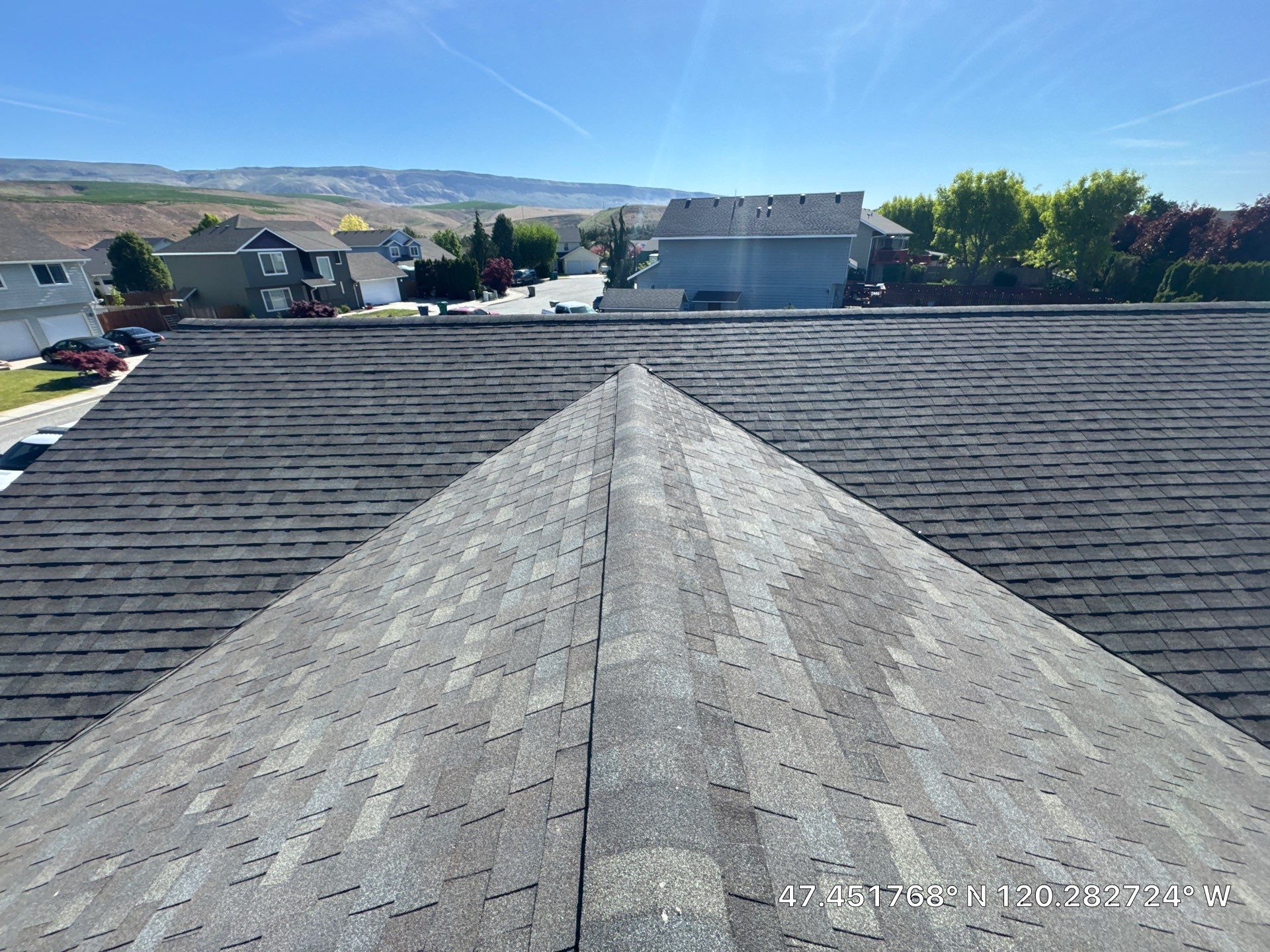 Full Residential Roof Replacement and Shingle Siding in East Wenatchee by Alpine Roofing