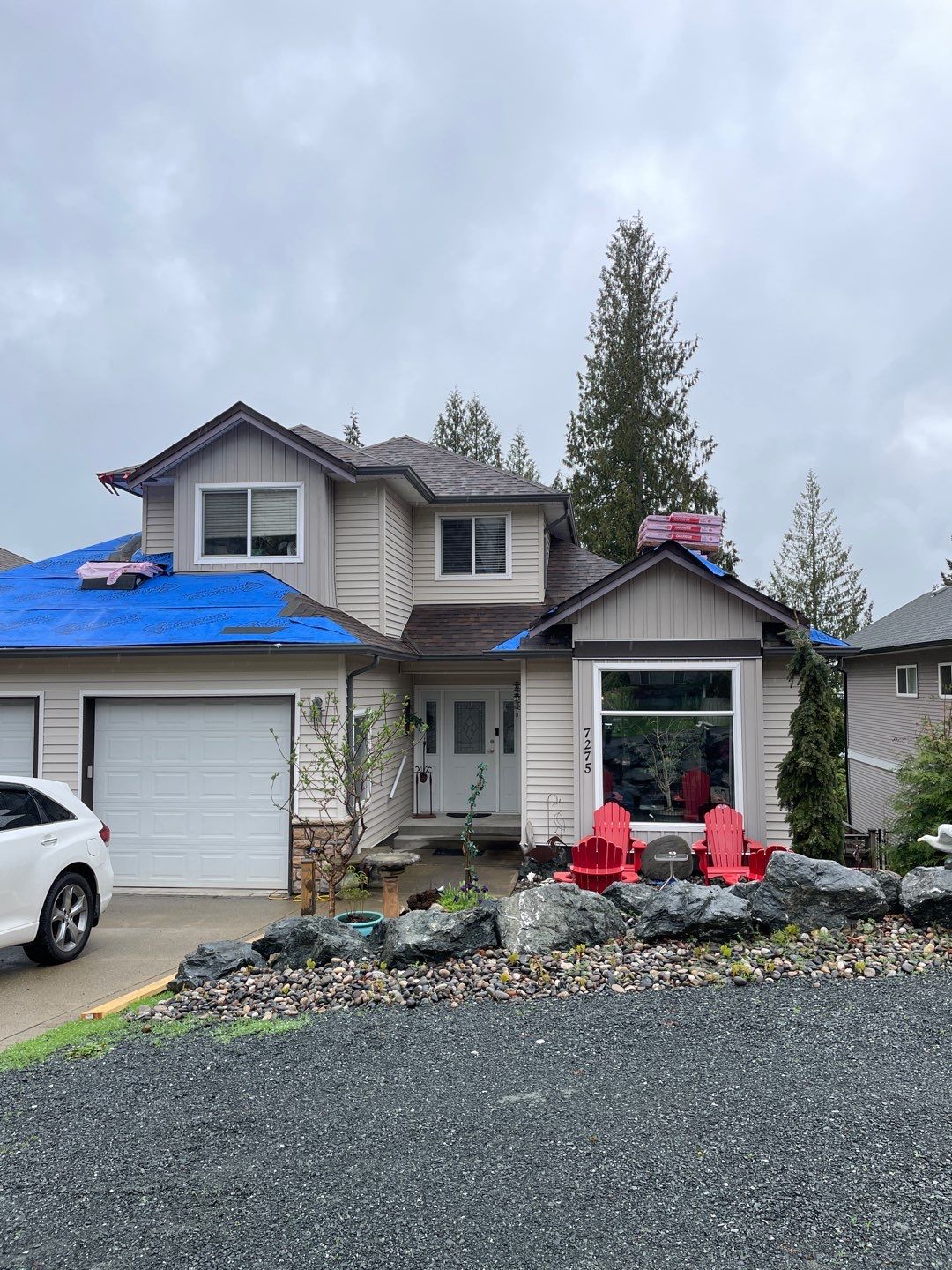 Residential Roofing Installation using OC Oakridge shingles by Top Notch Roofing Inc