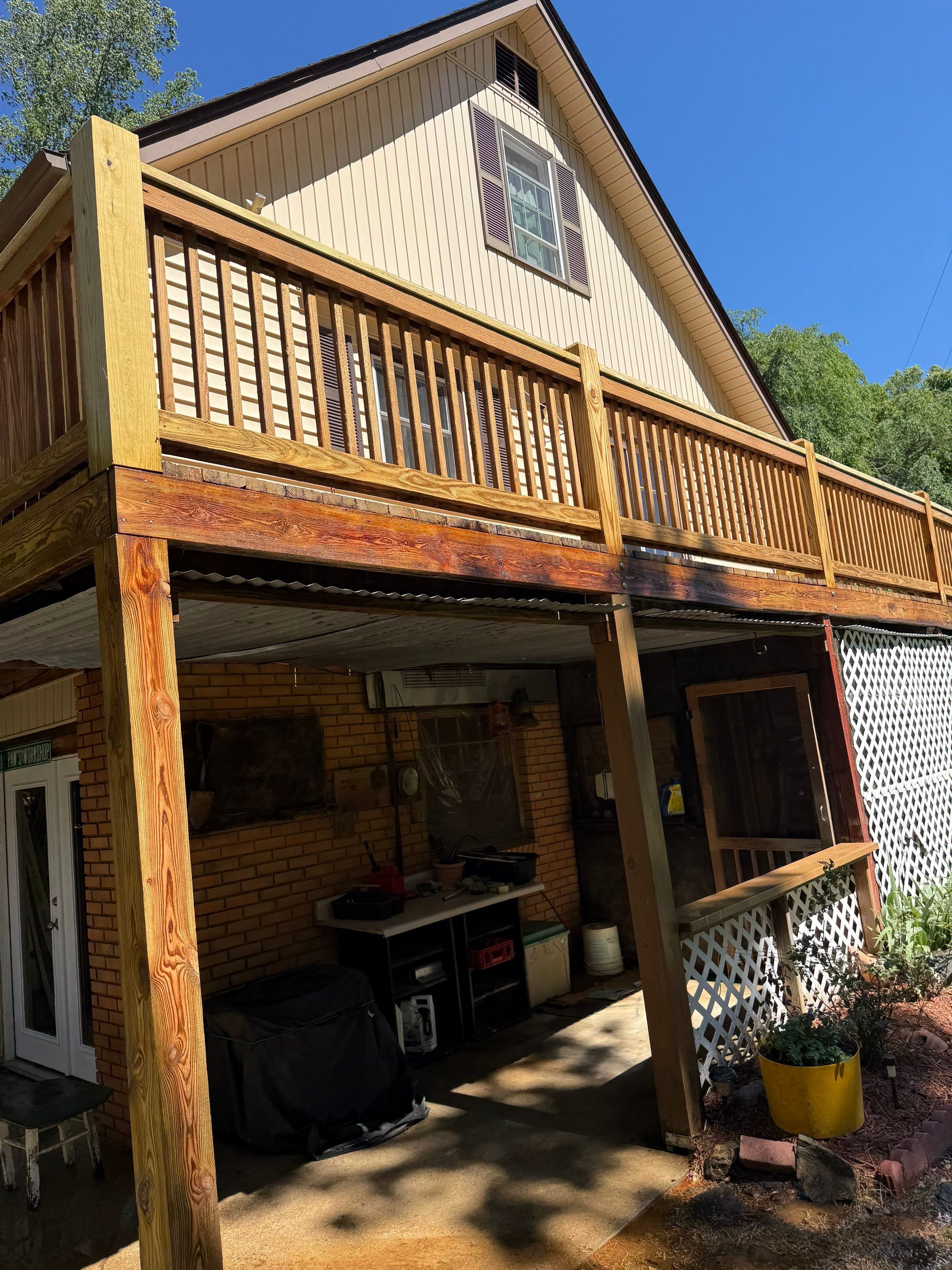 Wood Deck using Wood Sealant by DuraSeal