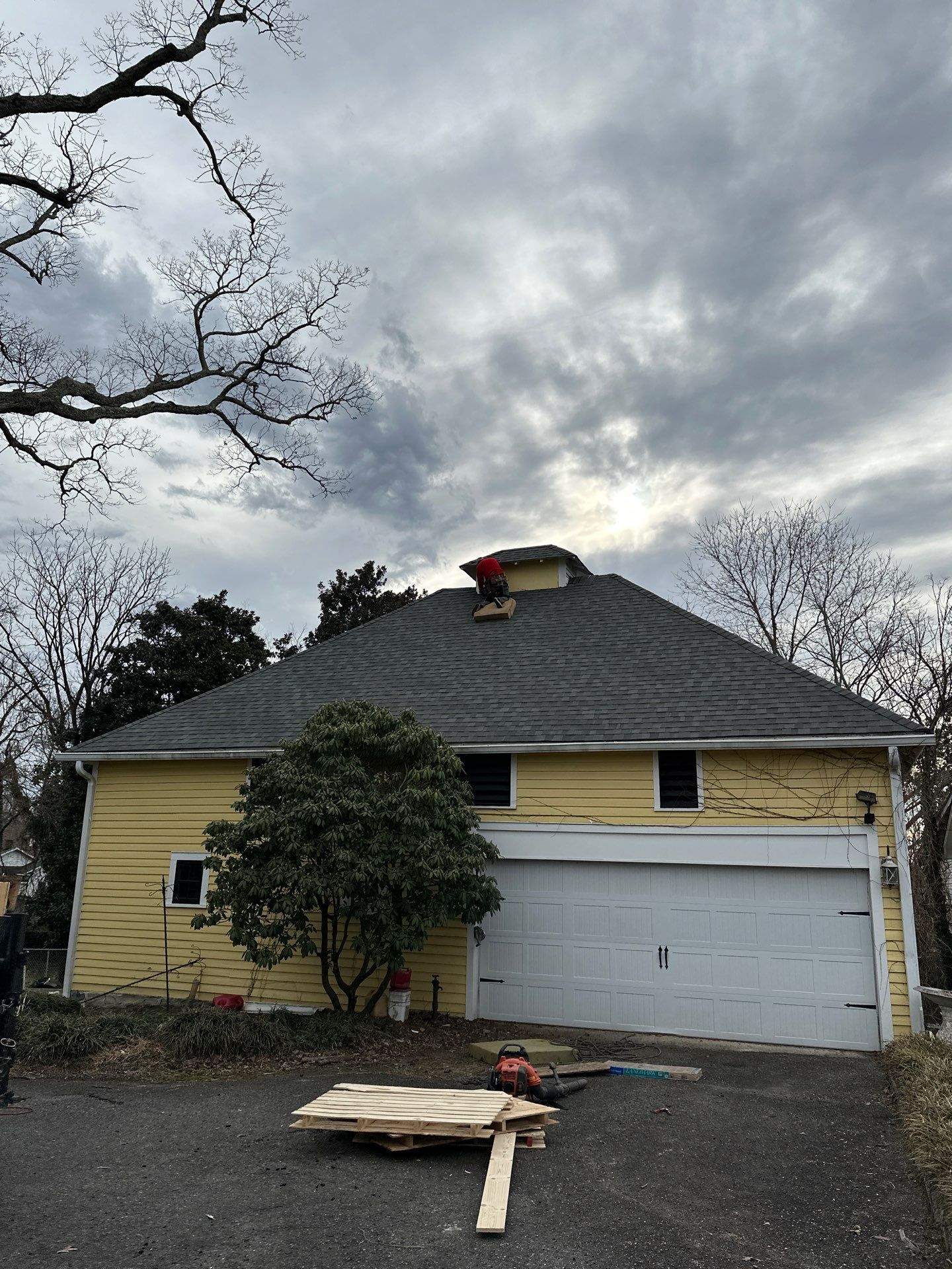 CertainTeed Landmark Pro Georgetown Gray - Multiples by Smithrock Roofing