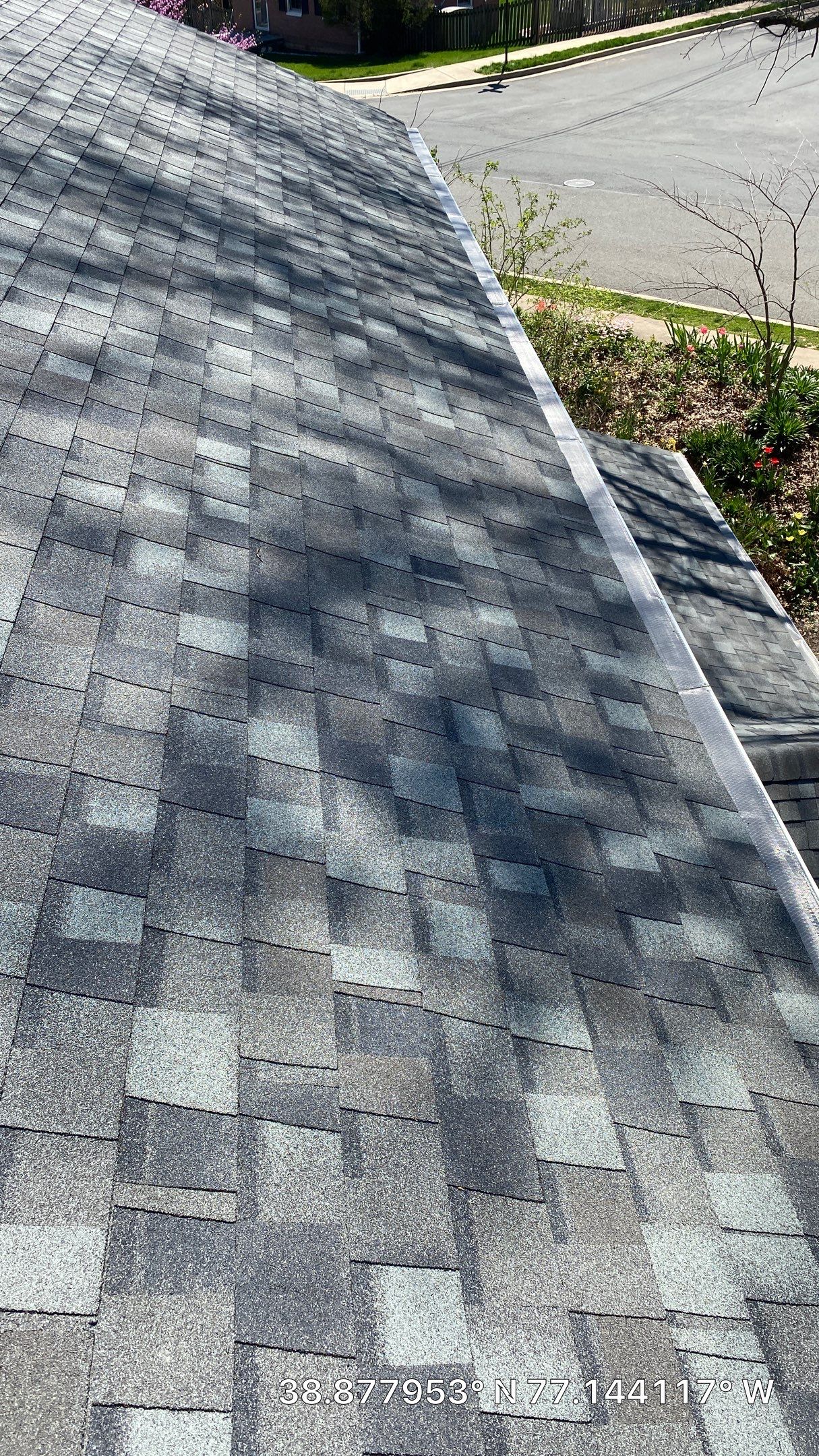 Arlington: CertainTeed Landmark Pro Designer Shingles in Max Def Georgetown Gray by RM Banning, Inc.