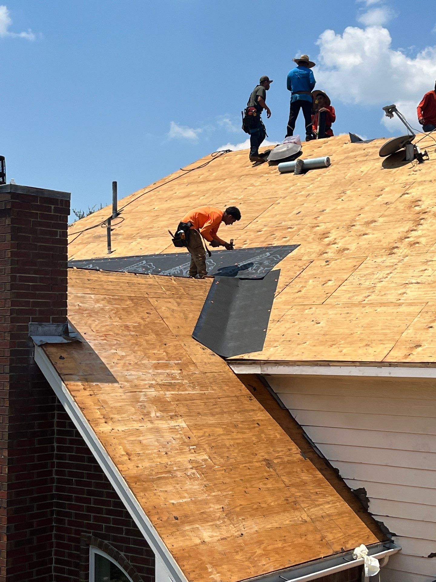 Residential Roofing Installation using Owen's Corning Duration (Lifetime) Shingles by Roof Repair Company