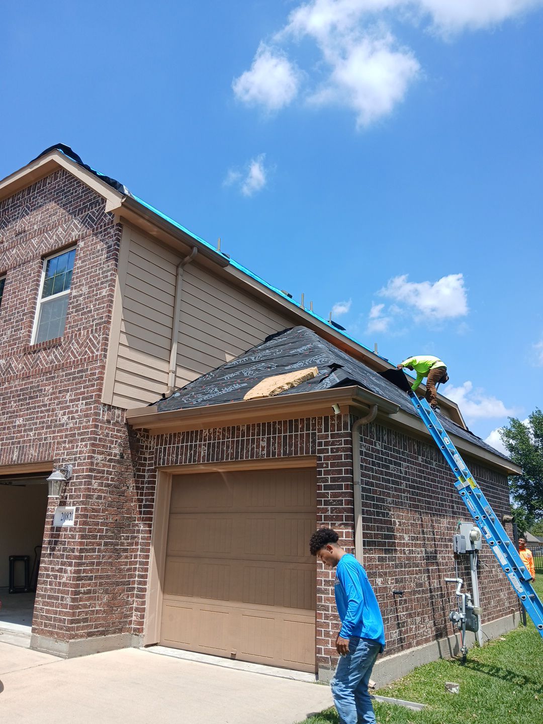 Residential Roofing Installation using Owen's Corning Duration (Lifetime) Shingles by Roof Repair Company