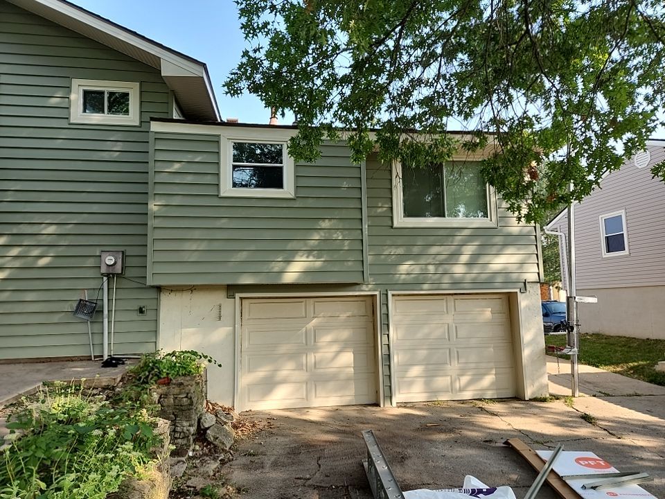 Siding Installation using Crane board D7 by EEC  Windows, Siding & Roofing 