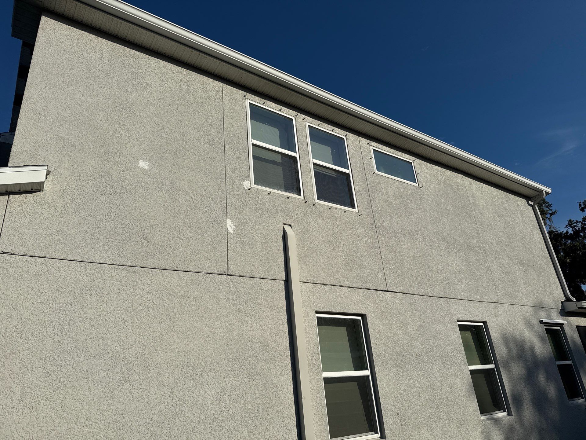 HOA-Required House Wash & Concrete Cleaning – Old Mill Preserve, Palmetto, FL by Sunshine AquaWash