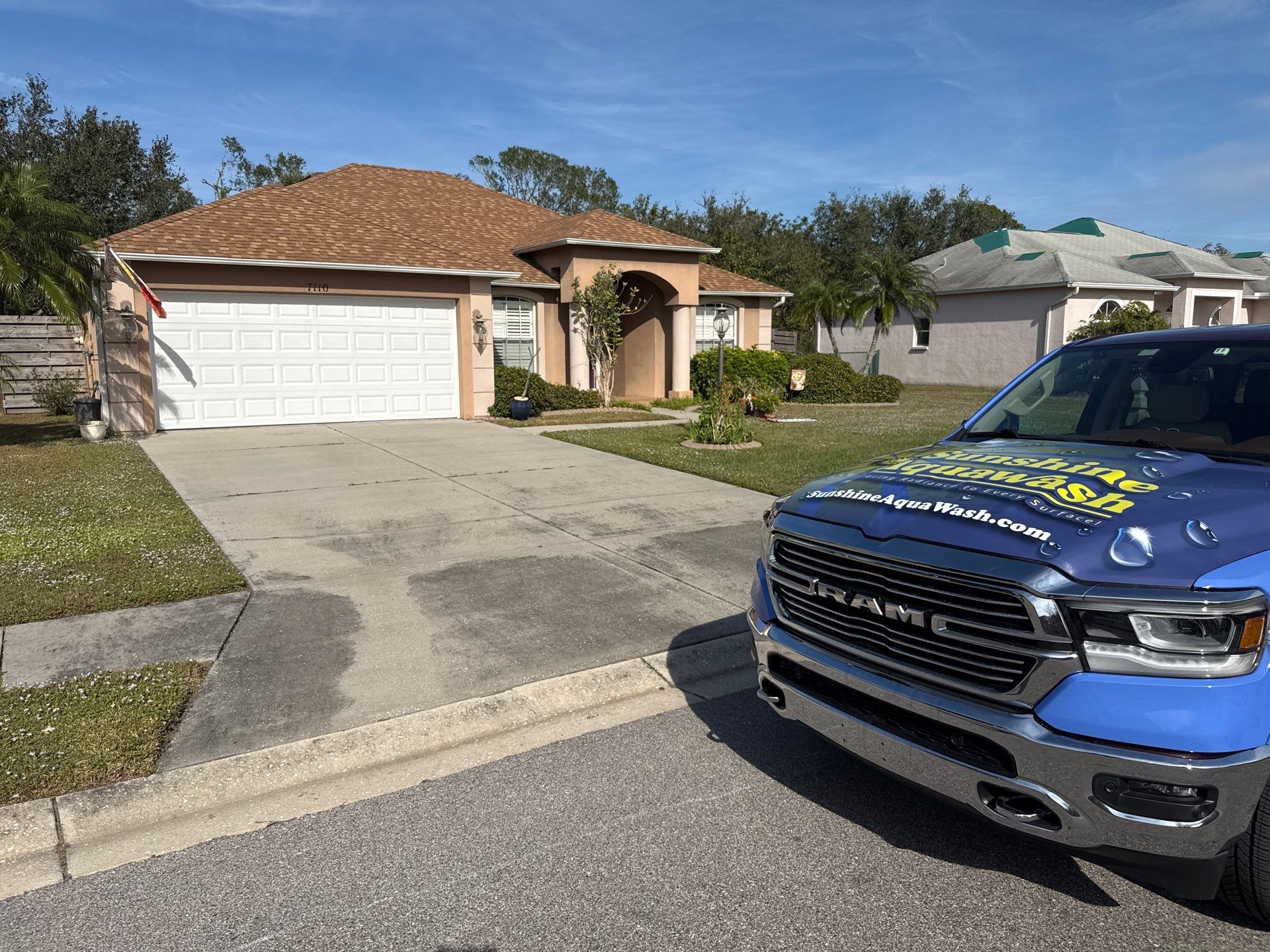 Driveway, Sidewalk, Street Curbing & Pool Screen Enclosure Cleaning in Regency Oaks, Palmetto, FL | Sunshine AquaWash by Sunshine AquaWash