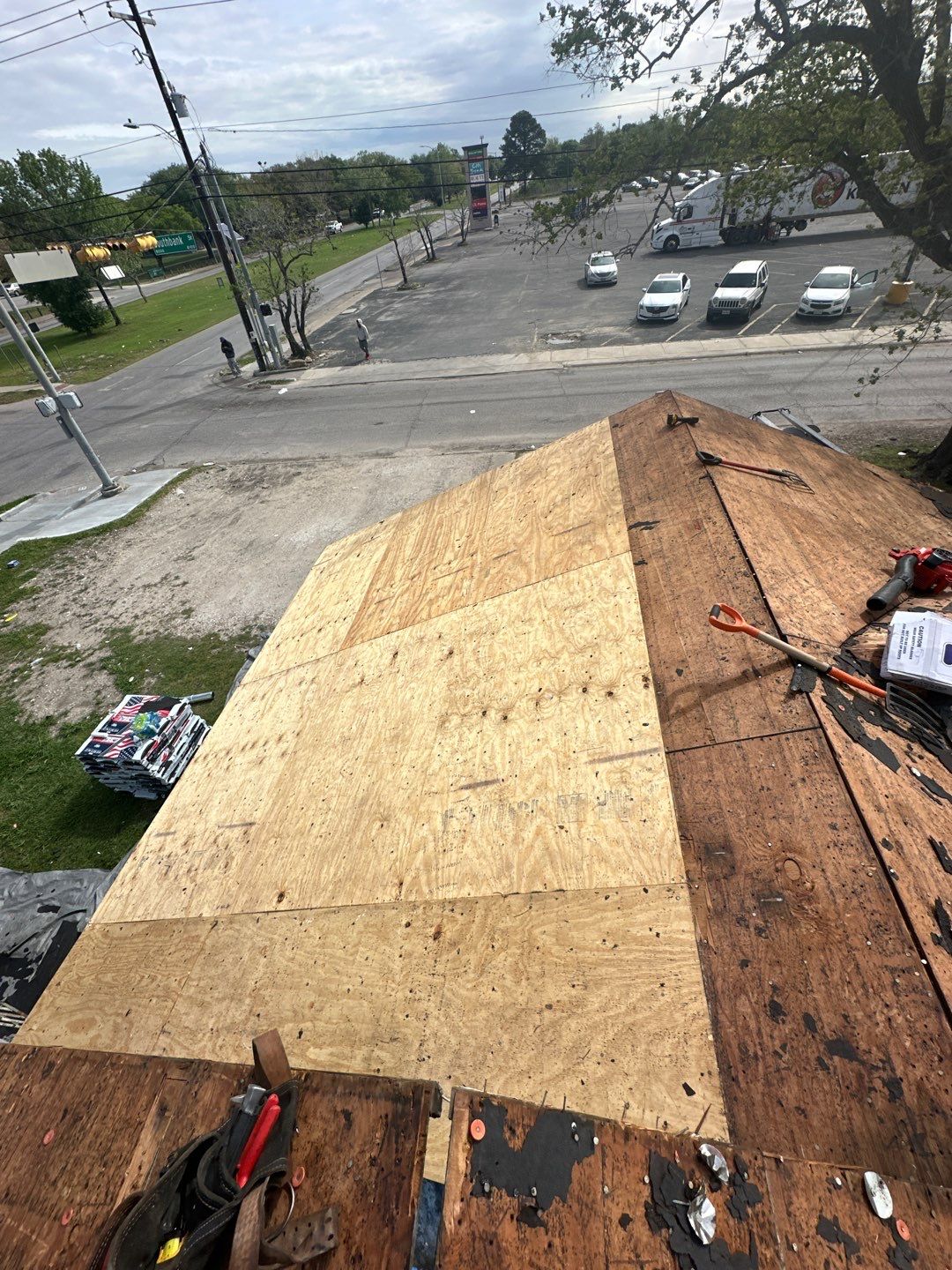 Residential Roofing Installation using Owen's Corning Duration (Lifetime) Shingles by Roof Repair Company