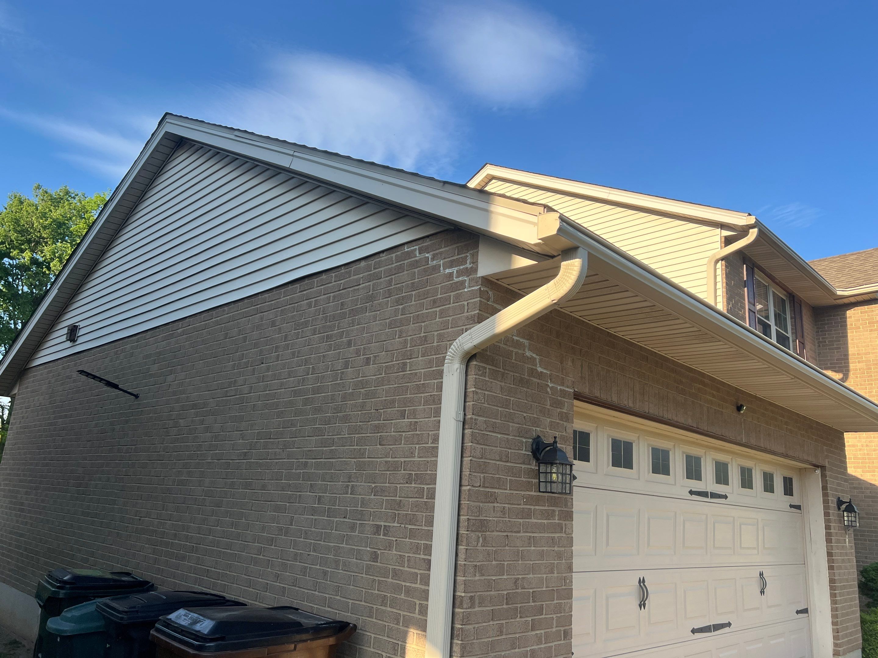 Mastic Mill Creek Vinyl Siding Replacement in Fairfield Ohio by XPRO ELITE LLC