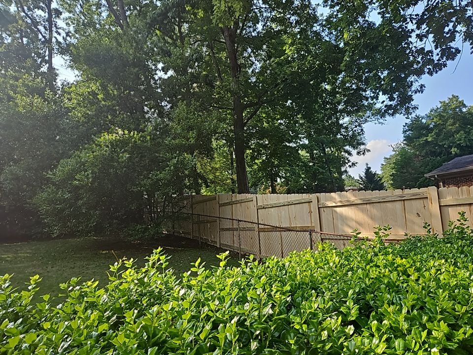 Royal Knoll Lane - Fence Installation  by Pillar and Pine